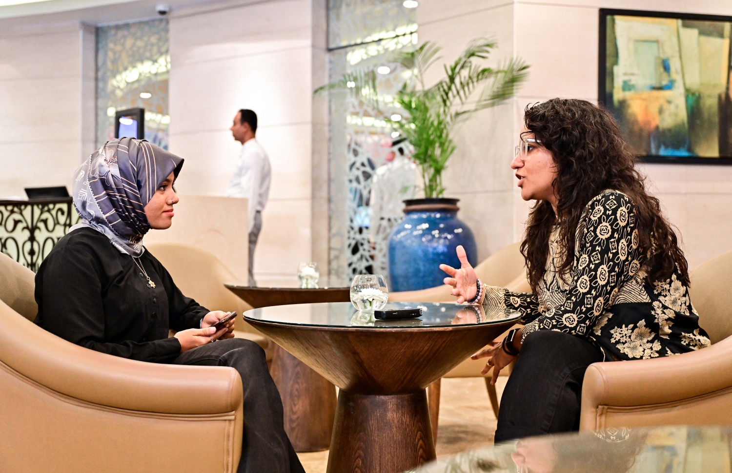 ކްރިސްޓާ، "މިހާރު" އަށް މިދިޔަ ހަފުތާގައި އިންޓަވިއު ދެނީ.-- ފޮޓޯ: ފަޔާޒު މޫސާ/ މިހާރު