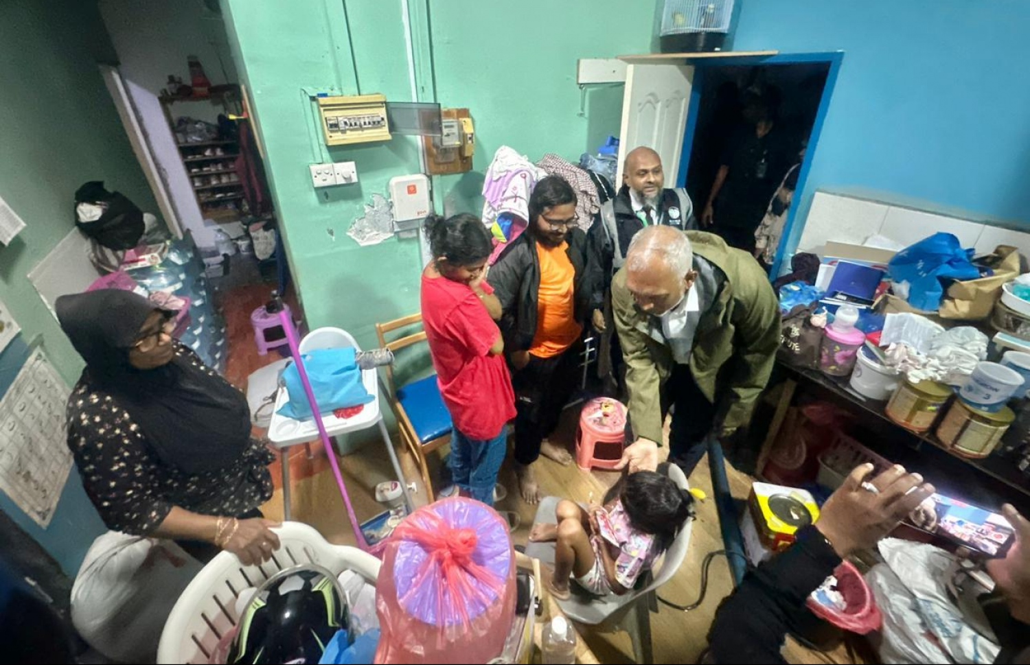 ފެންވަދެ ގެއްލުން ލިބުނު ގެއއަކަށް ރައީސް ވަޑައިގެން -- ފޮޓޯ: ސޯޝަލް މީޑިއާ