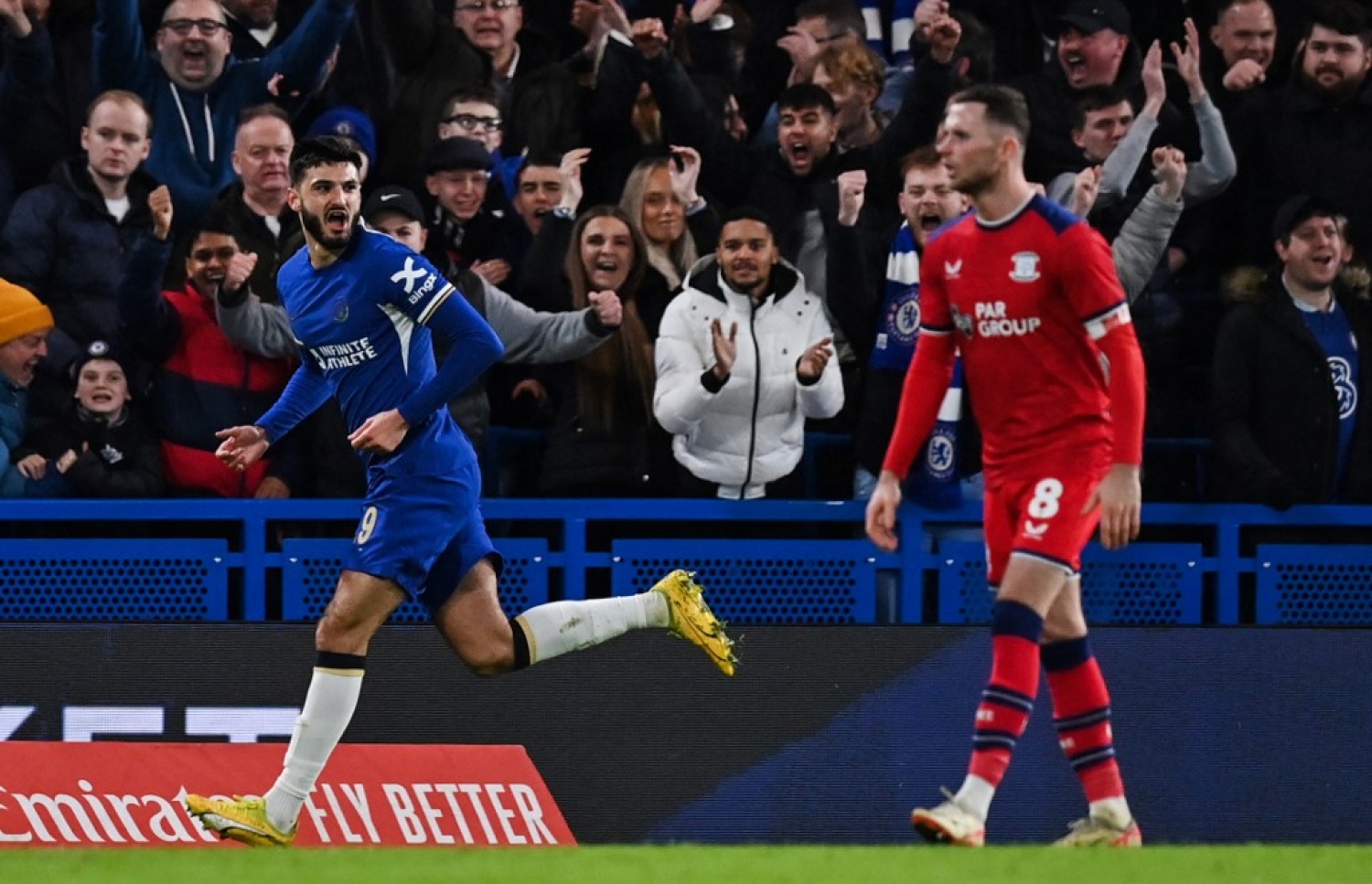 ޗެލްސީގެ ބްރޯޖާ، ރޭގެ މެޗުގެ ފުރަތަމަ ގޯލު ޖެހުމަށް ފަހު.-- ފޮޓޯ: އޭއެފްޕީ