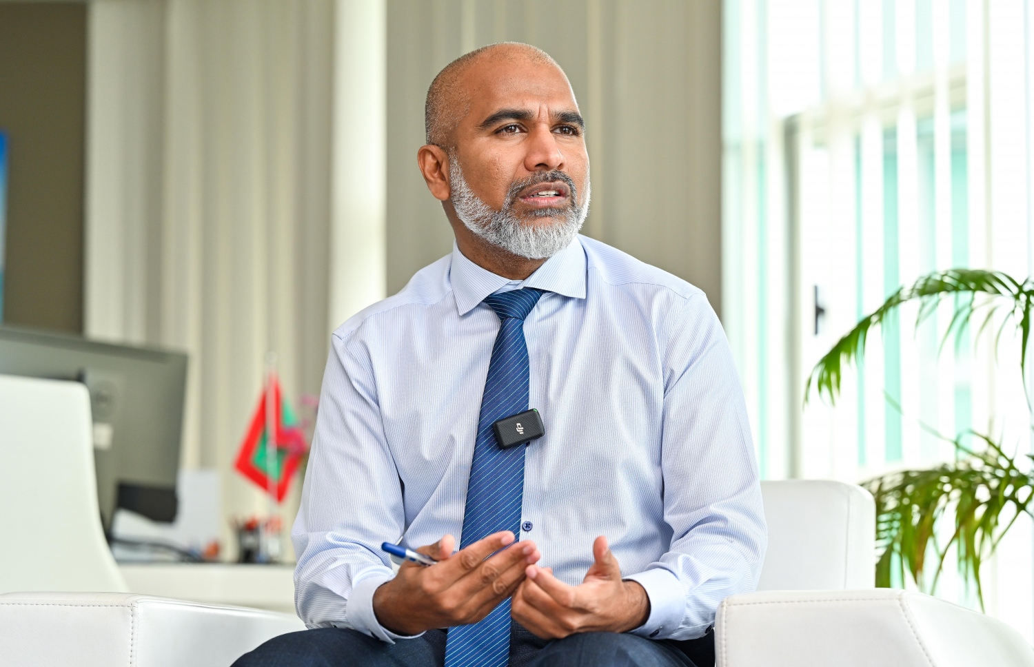 ދިރާސީ އަހަރަށް ގެންނަ ބަދަލުތަކާ ގުޅޭގޮތުން، "މިހާރު" އަށް އެޑިއުކޭޝަން މިނިސްޓަރު ޑރ. އިސްމާއިލް ޝަފީއު އިންޓަވިއު ދެއްވަނީ.-- ފޮޓޯ: ފަޔާޒް މޫސާ / މިހާރު