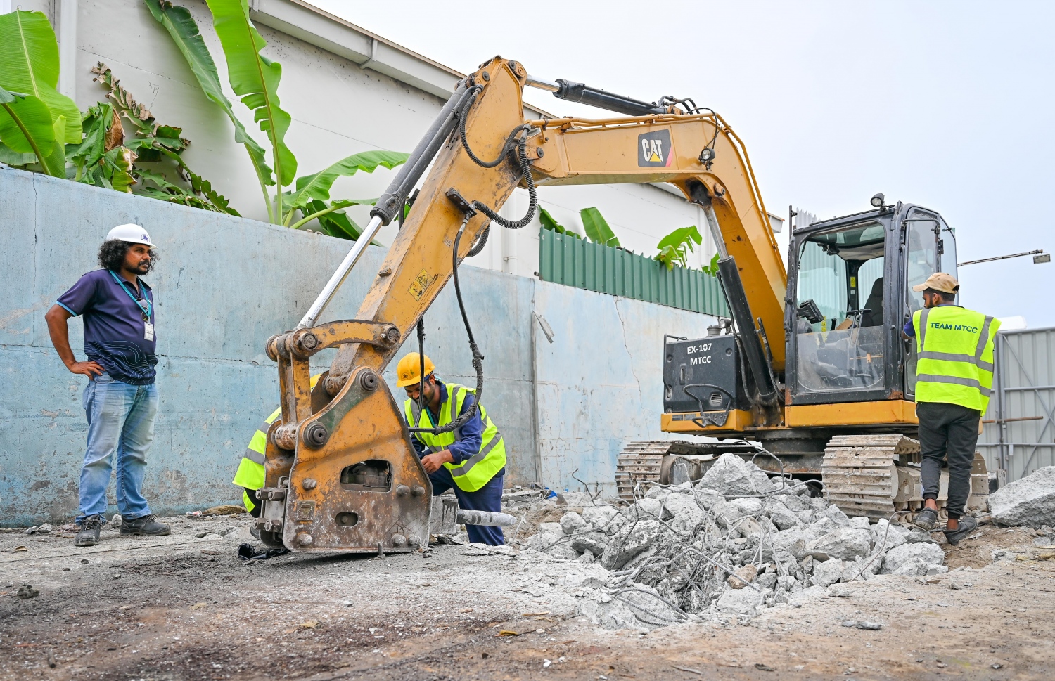 މަގު ހެދުމުގެ މަސައްކަތް ކުރިއަށް ދަނީ. -- ފޮޓޯ: ނިޝާން އަލީ | މިހާރު