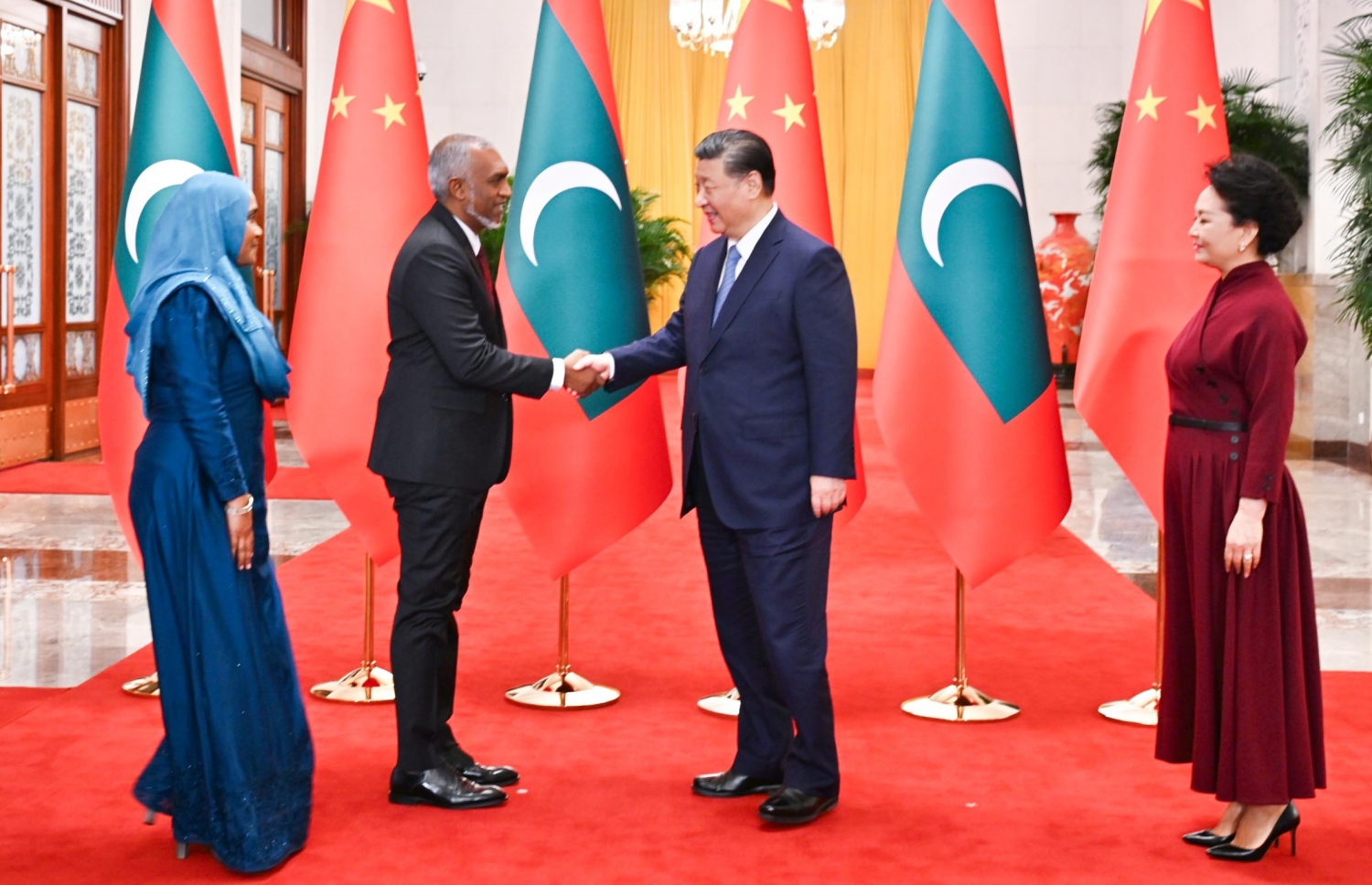 ރައީސް މުއިއްޒާއި ރައީސް ޝީ ސަލާން ކުރައްވަނީ