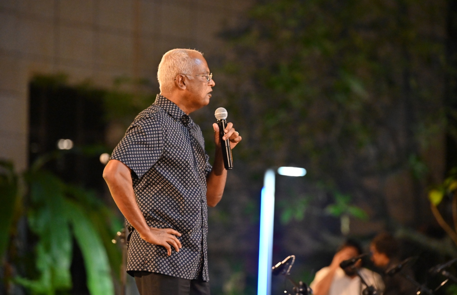 އާޒިމް މާލޭގެ މޭޔަރުކަން ކާމިޔާބު ކުރެއްވުމާ ގުޅިގެން މާލޭގެ ރައްޔިތުންނަށް ޝުކުރު އަދާ ކުރެއްވުމަށް ސަލްޓަން ޕާކުގައި ބޭއްވި އެ ޕާޓީގެ ޖަލްސާއެއްގައި އެމްޑީޕީގެ ރައީސް އިބްރާހިމް މުހައްމަދު ސޯލިހް ވާހަކަ ދައްކަވަނީ.-- ފޮޓޯ: އެމްޑީޕީ