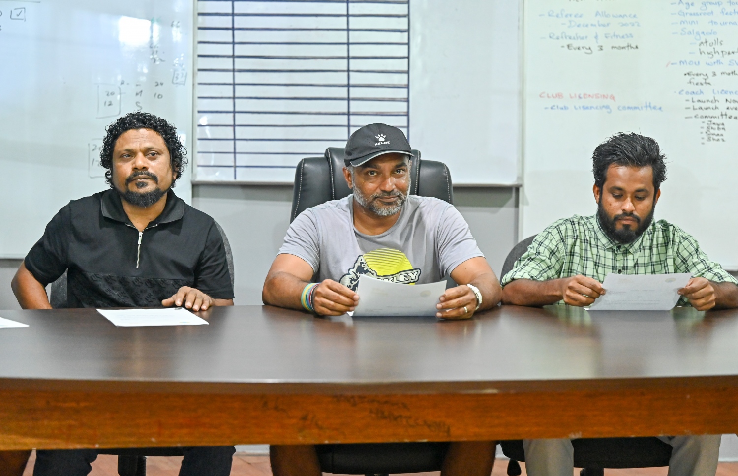 މައުގެ ބެލުމުގެ ދަށުން ވެލެންސިއާ އިން ބޭއްވި ހިންގާ ކޮމިޓީގެ ބައްދަލުވުމުގެ ތެރެއިން، ވެލެންސިއާއިން ވަނީ މިހާރު ބޯޑް ބަދަލުކޮށްފަ .-- ފޮޓޯ: ނިޝާން އަލީ | މިހާރު