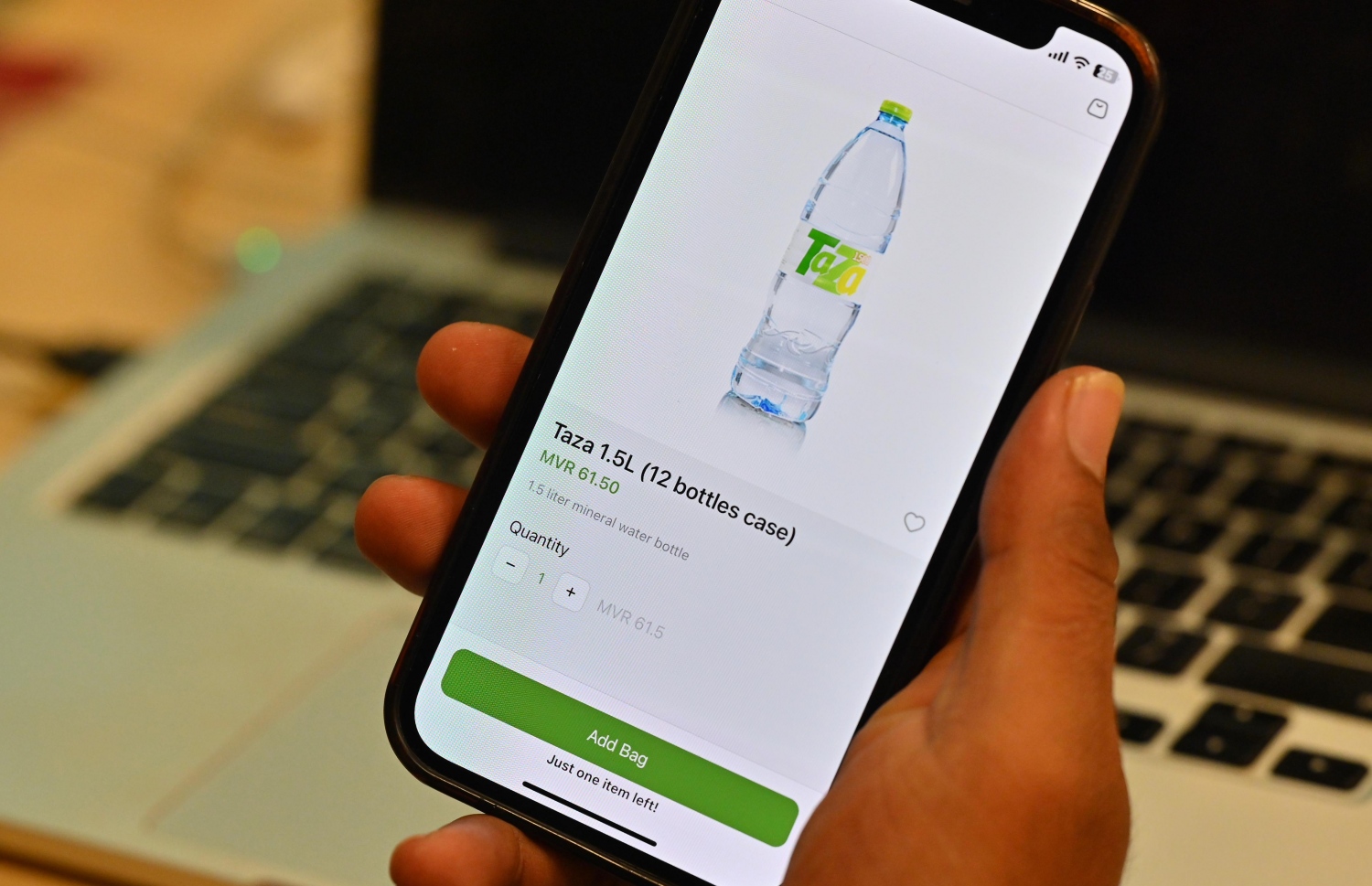 ތާޒާ އެޕް މެދުވެރިކޮށް ތާޒާގެ އެކި ސައިޒުގެ ފެން ފުޅި ގަނެވޭނެ. -- ފޮޓޯ: ފަޔާޒް މޫސާ | މިހާރު