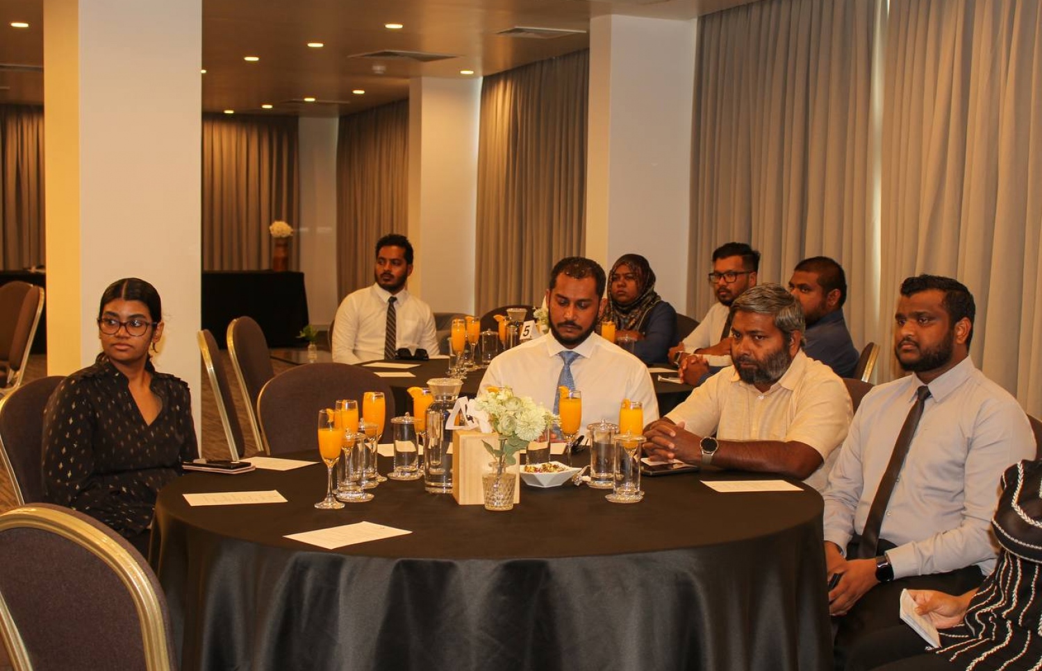 އެއްމެދު އިމާރާތުގެ ރަޖިސްޓްރޭޝަންގެ ކަންކަން ލުއިކުރުމަށް "ސްޓްރާޓާ" ޕޯޓަލް ތައާރަފުކުރުމަށް ބޭއްވި ރަސްމިއްޔާތު.-- ފޮޓޯ: ހައުސިން މިނިސްޓްރީ