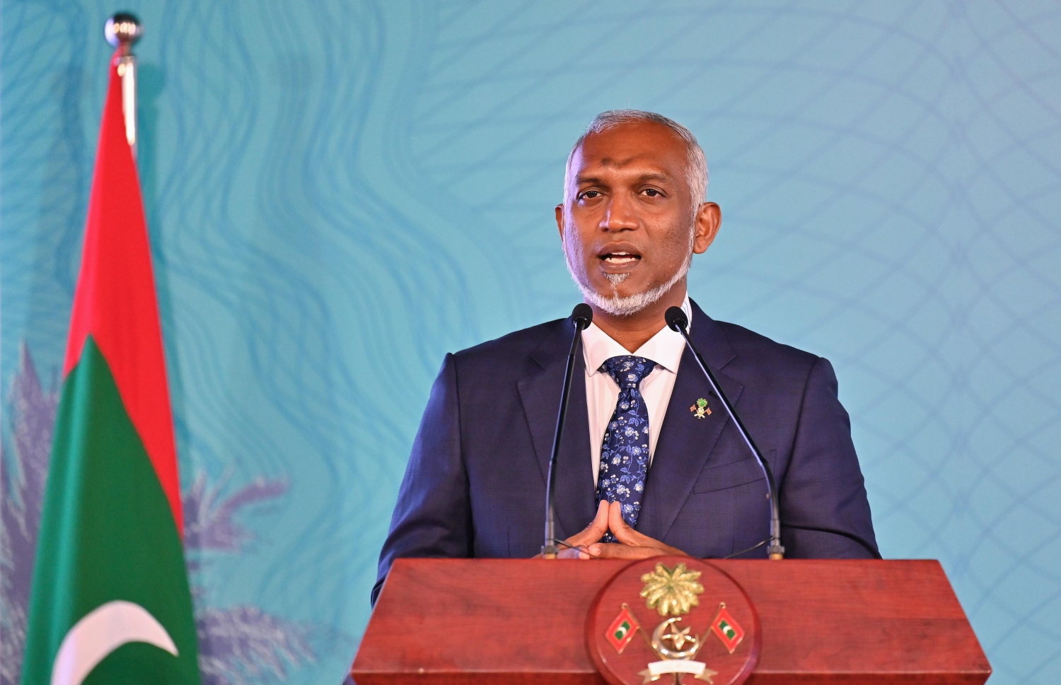 މޭޔަރާއި ކައުންސިލަރުން ހުވާ ކުރުމަށް ބޭއްވި ޖަލްސާގައި ރައީސް، ޑރ. މުހައްމަދު މުއިއްޒު ވާހަކަފުޅު ދައްކަވަނީ.-- ފޮޓޯ: ނިޝާން އަލީ / މިހާރު