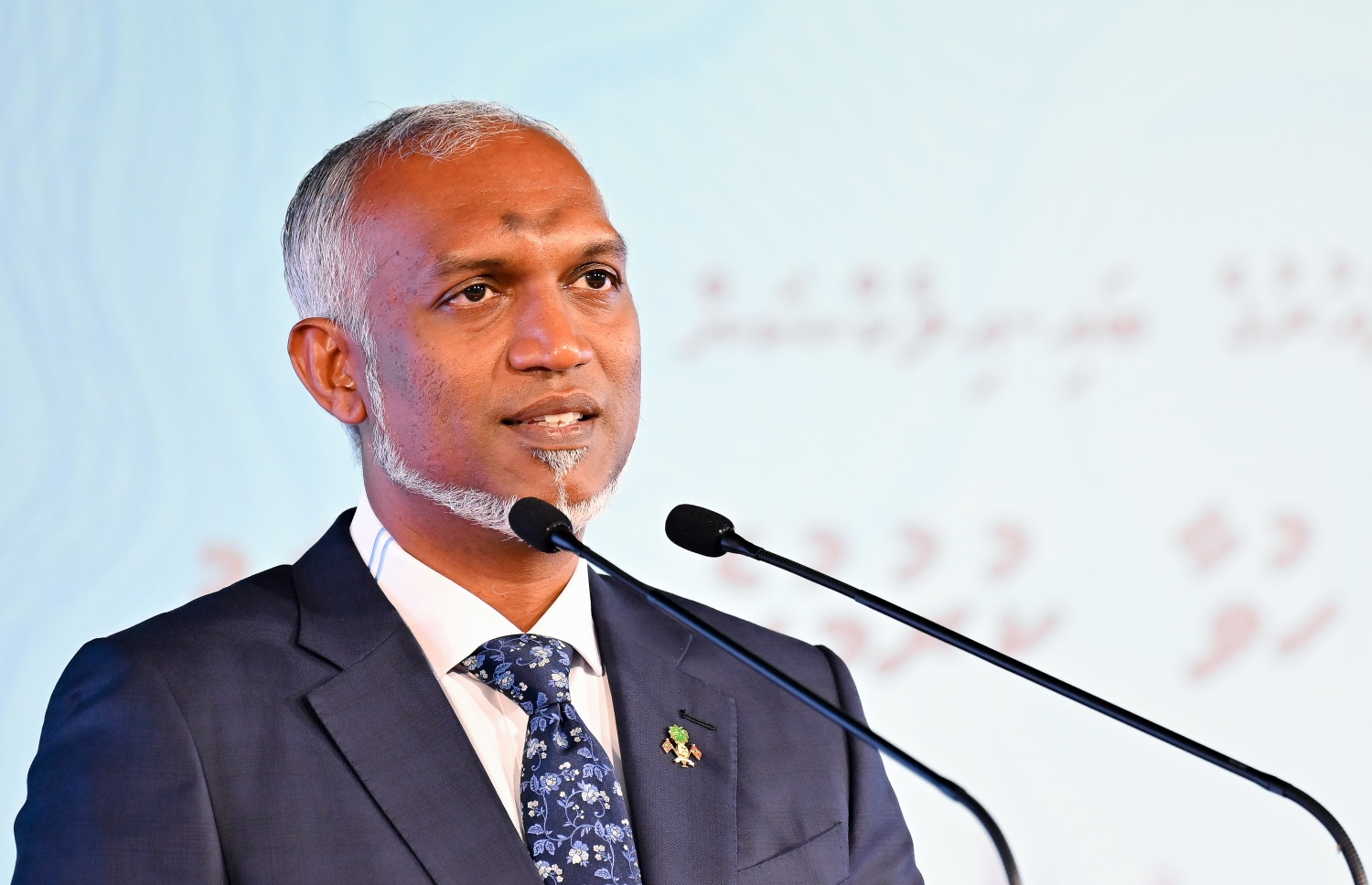 މޭޔަރާއި ކައުންސިލަރުން ހުވާ ކުރުމަށް ބޭއްވި ޖަލްސާގައި ރައީސް، ޑރ. މުހައްމަދު މުއިއްޒު ވާހަކަފުޅު ދައްކަވަނީ.-- ފޮޓޯ: ނިޝާން އަލީ | މިހާރު