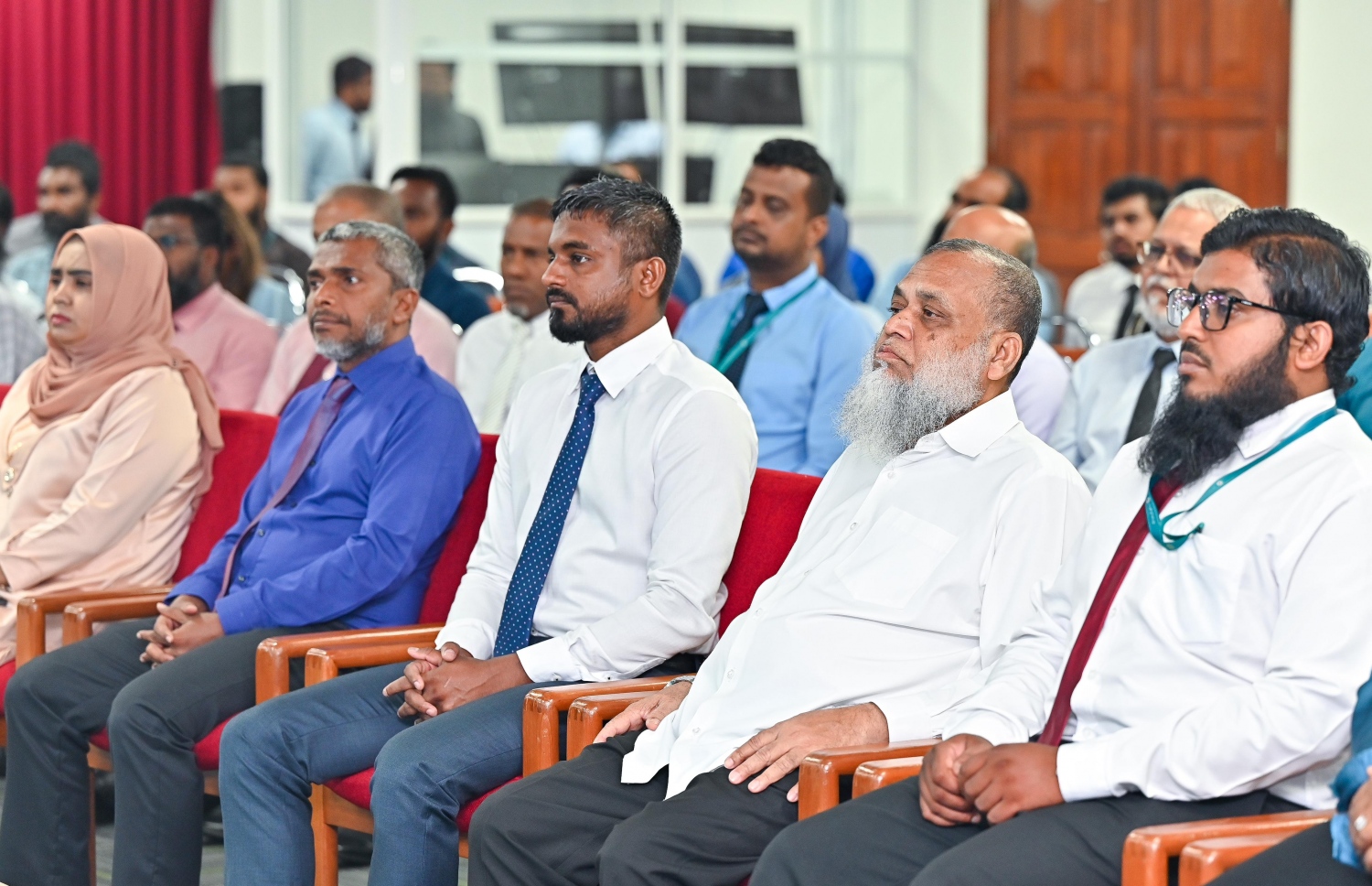 އަމިއްލަ ހަރަދުގައި މާލެ ސަރަހައްދުގައި މިސްކިތް އަޅައިދޭން ނިންމި ފަރާތްތަކާއެކު ސޮއިކުރުމަށް މިއަދު ބޭއްވި ރަސްމިއްޔާތުގައި އިސްލާމިކް މިނިސްޓްރީގެ އިސްވެރިން ބައިވެރިވެވަޑައިގަންނަވަނީ.-- ފޮޓޯ: ފަޔާޒު މޫސާ/ މިހާރު