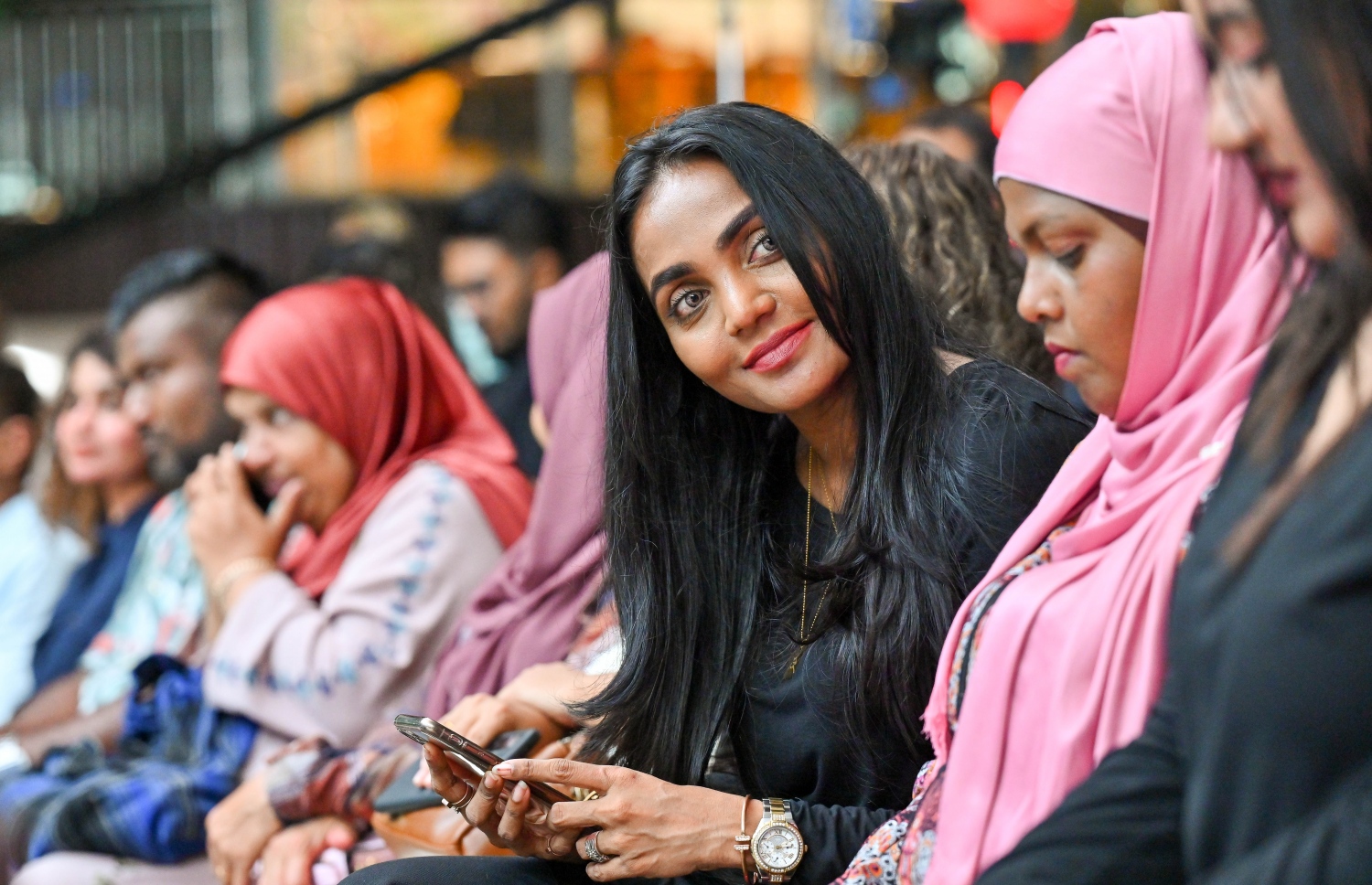 "އަހާ ފޯރަމް" ގައި ބައިވެރިވި ބައެއް ފަރާތްތައް. މި ފޯރަމަކީ އާންމުންނަށް މިނިސްޓަރުންނާ ސުވާލުކުރެވޭ ގޮތަށް ބޭއްވި ފޯރަމެއް -- ފޮޓޯ: ނިޝާން އަލީ / މިހާރު