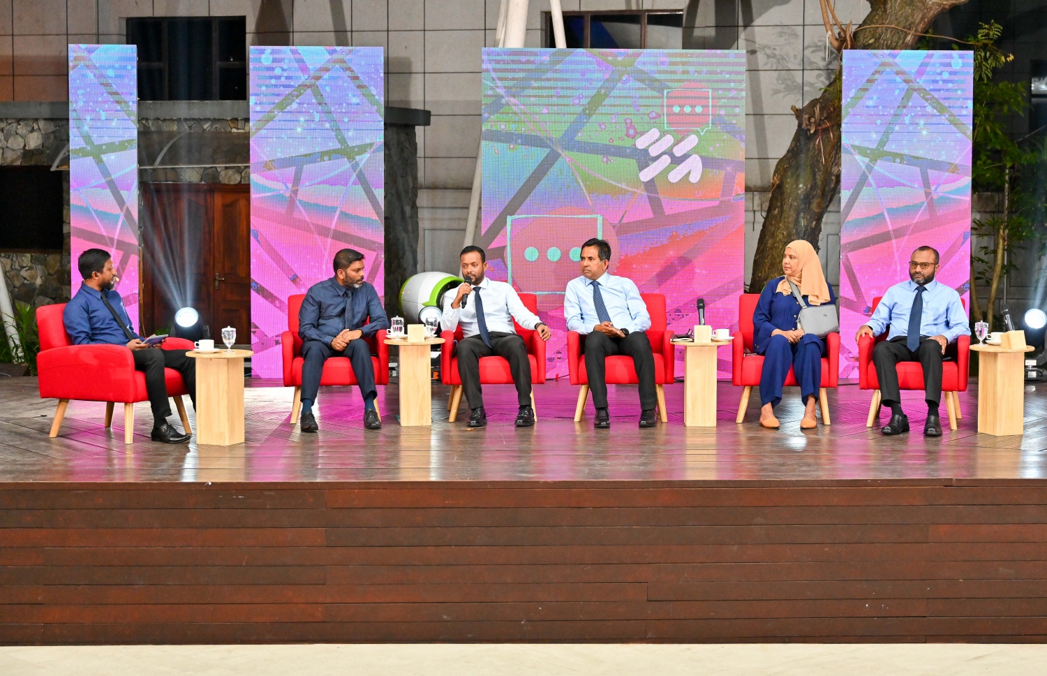 ވަޒީރުންގެ ޕަބްލިކް ފޯރަމް "އަހާ"