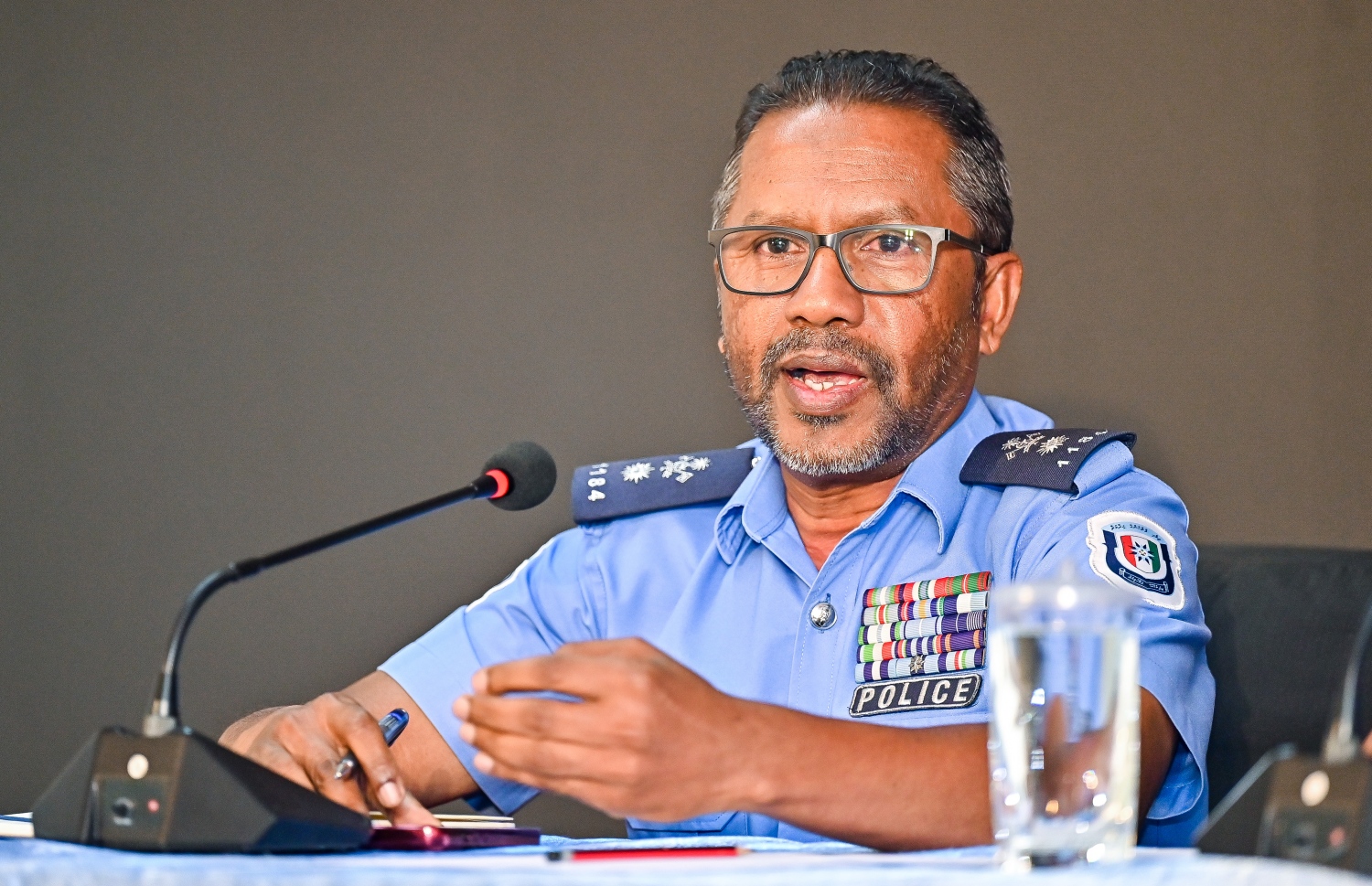 ނާފިޒުަ: ޕީޖީގެ ސެކިއުރިޓީ ހުއްޓާލި ސަބަބާ ގުޅޭ ގޮތުން އޭނާ ދެއްކެވި ވާހަކަ ސީޕީ ދޮގު ކުރެއްވި - ފޮޓޯ: ފަޔާޒު މޫސާ / މިހާރު