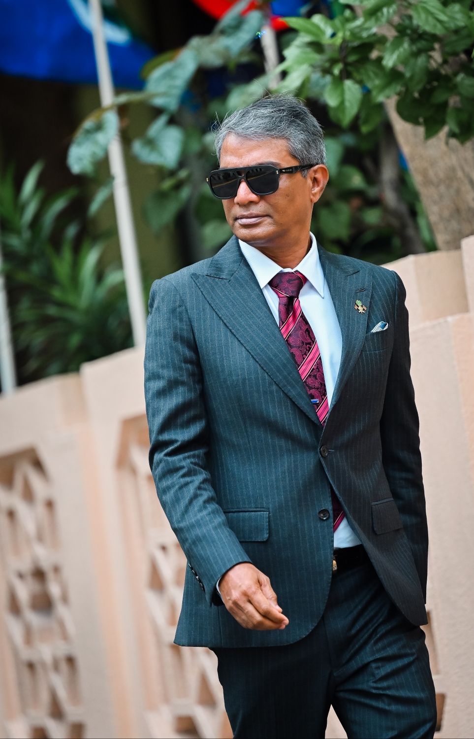 ރައްޔިތުންގެ މަޖިލީހުގެ 2024 ވަނަ އަހަރުގެ ފުރަތަމަ ދައުރުގެ ފުރަތަމަ ޖަލްސާގައި ބައިވެރިވެވަޑައިގަތުމަށް ރައީސް މުހައްމަދު މުއިއްޒުގެ އިގްތިސާދީ އެޑްވައިޒަރު މުހައްމަދު އަލީ ޖަނާހު ވަޑައިގަންނަވަނީ.-- ފޮޓޯ: ނިޝާން އަލީ | މިހާރު
