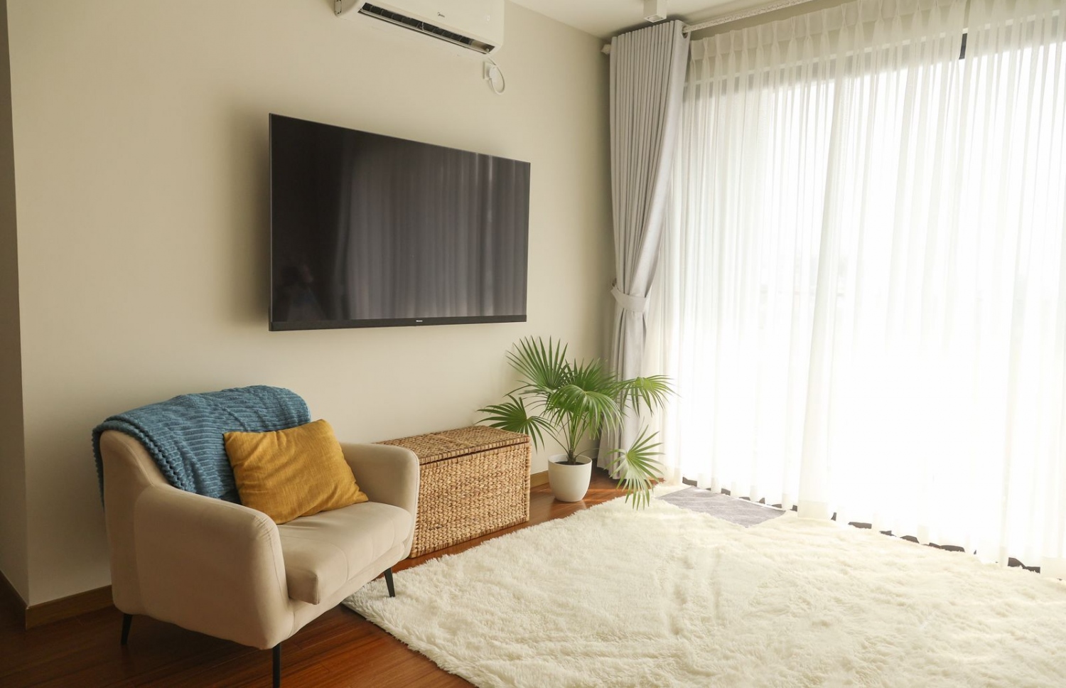 އަކުއާ ވީޓާގެ އެޕާޓްމަންޓެއްގެ ލިވިން ރޫމް. -- ފޮޓޯ: އަކުއަ ވީޓާ