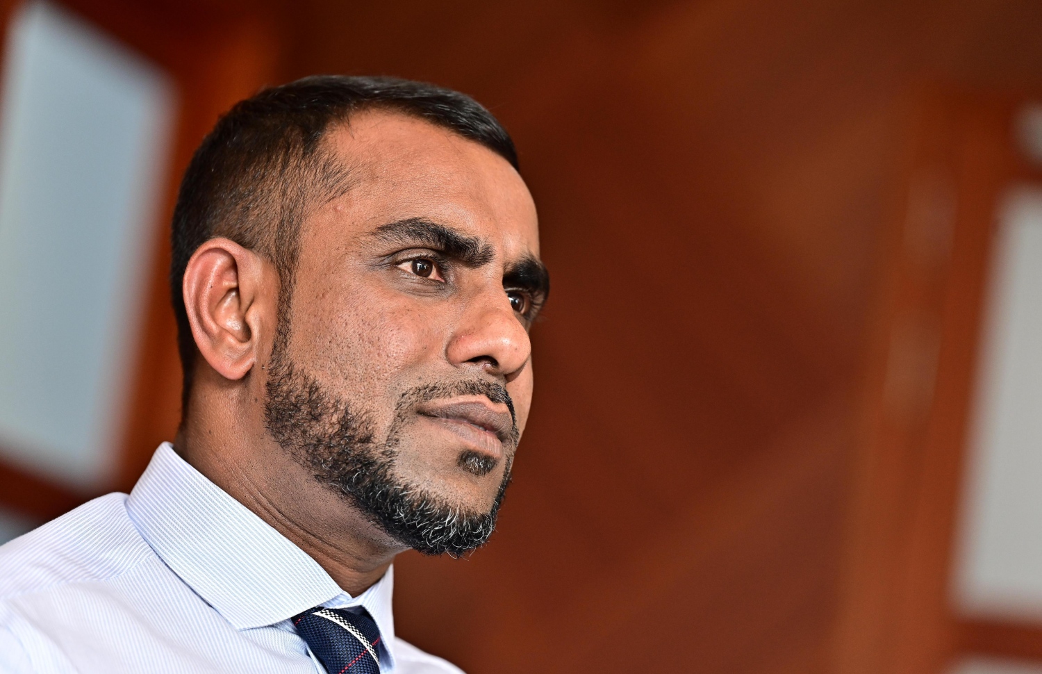 ޓޫރިޒަމް މިނިސްޓަރު އިބްރާހިމް ފައިސަލް "މިހާރު" އަށް އިންޓަވިއު ދެއްވަނީ: އޭނާ ވިދާޅުވީ، ނުހެދި ހުރި 25-30 ރަށް މި ސަރުކާރުގެ ފަސް އަހަރުގެ ތެރޭގައި ހުޅުވަން މަސައްކަތް ކުރައްވާނެ ކަމަށް -- ފޮޓޯ: ނިޝާން އަލީ / މިހާރު