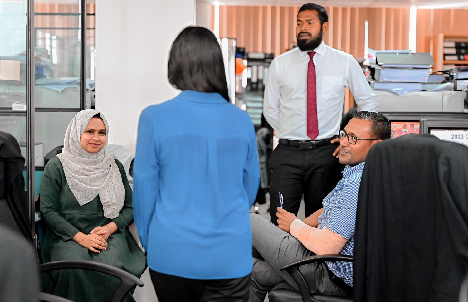 ޕްރޮސިކިއުޓާ ޖެނެރަލް ހުސައިން ޝަމީމް އިއްޔެ އެ އޮފީހުގެ ވަކީލުންނާ އެކު: މަގާމުން އިސްތިއުފާ ދޭން އެއްވެސް ޕްރެޝަރެއް ނެތް ކަމަށް ވިދާޅުވި - ފޮޓޯ: ނިޝާން އަލީ / މިހާރު