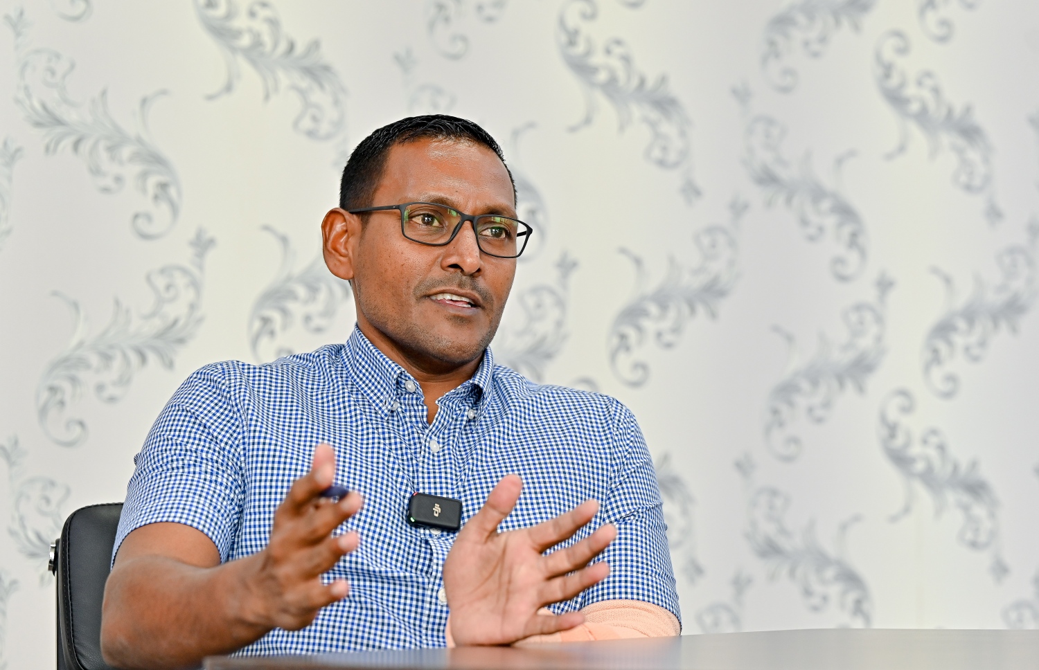 ކުރީގެ ޕީޖީ ހުސެއިން ޝަމީމް.