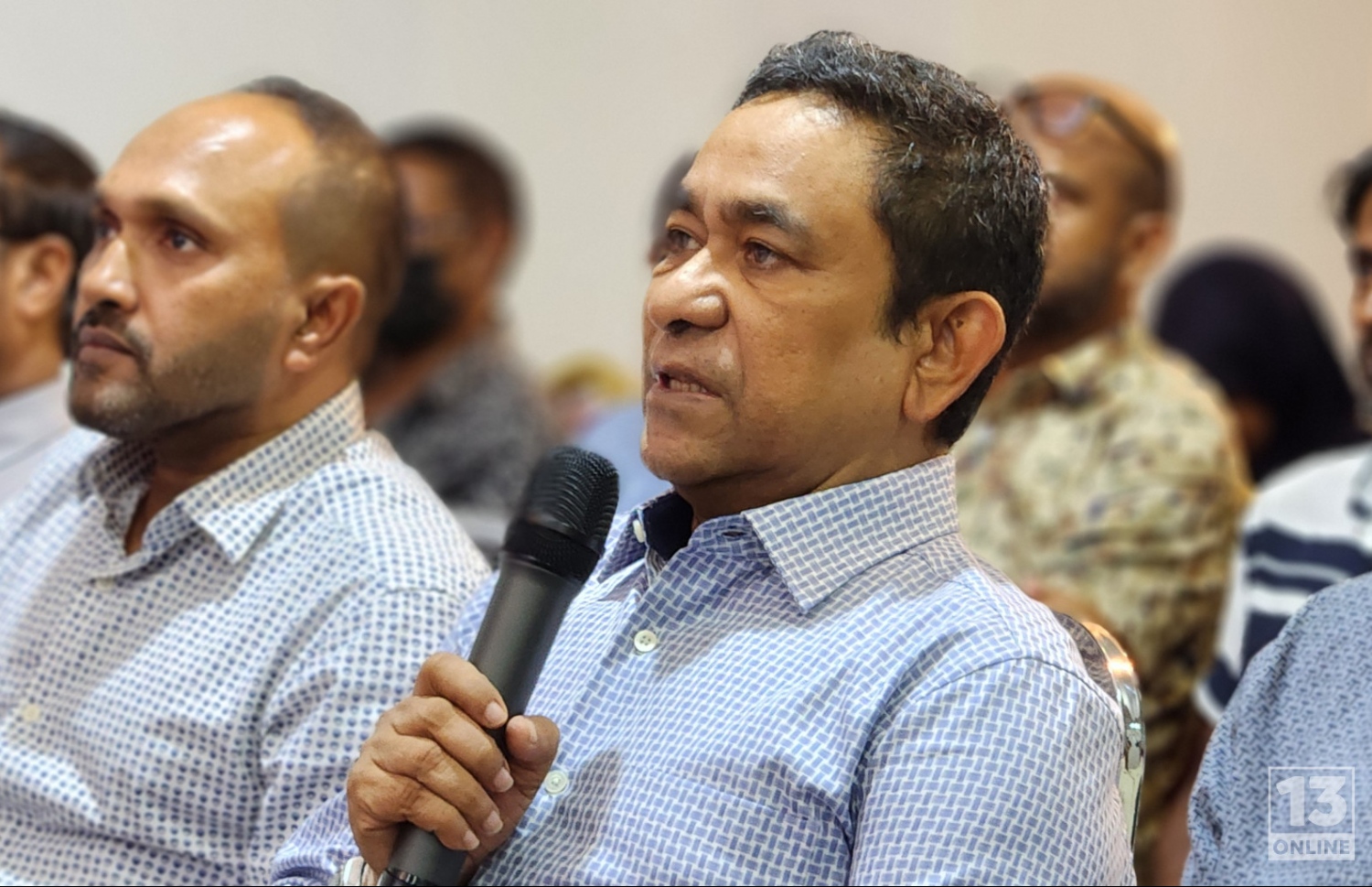 ޕީއެންއެފްގެ ޖަލްސާއެއްގައި ޔާމީން ވާހަކަ ދައްކަވަނީ: މަޖިލީހުގެ ތެރޭގައި ހިމޭން އިންގިލާބެއް ހިނގާ ކަމަށް ވިދާޅުވި