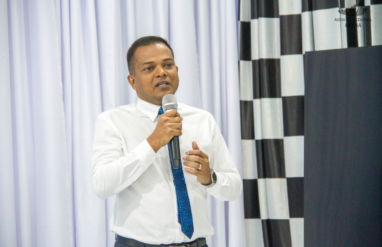 އައްޑޫ މޭޔަރު އަލީ ނިޒާރު-- ފޮޓޯ: އައްޑު ސިޓީ ކައުންސިލް