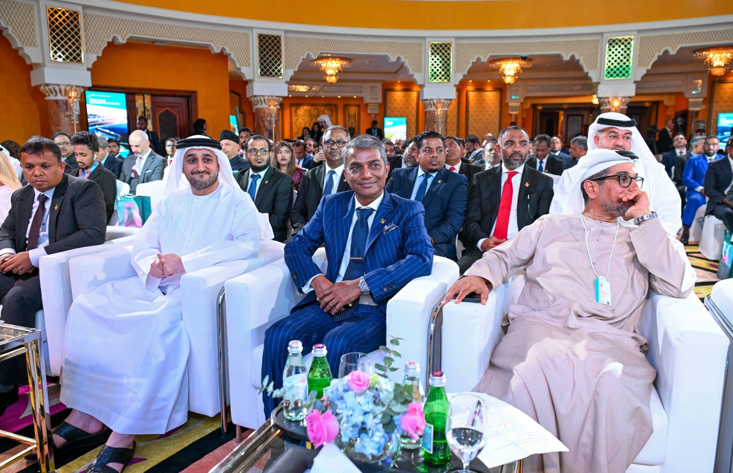 ރާއްޖޭގެ ފަރާތުން ދުބާއީގައި ބޭއްވި "އިންވެސްޓް މޯލްޑިވްސް 2024 ދުބާއީ ފޯރަމްގައި ރާއްޖޭގެ ވިޔަފާރިވެރިޔާ އަދި ރައީސް ޑރ. މުހައްމަދު މުއިއްޒުގެ އިގްތިސާދީ އެޑްވައިޒަރު މުހައްމަދު އަލީ ޖަނާހު.-- ފޮޓޯ: ރައީސް އޮފީސް