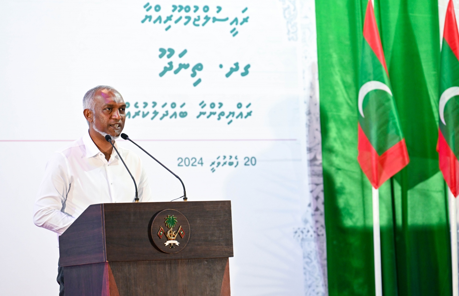 ތިނަދޫގައި ރޭ ބޭއްވި ޖަލްސާގައި ރައީސް މުއިއްޒު ވާހަކަފުޅު ދައްކަވަނީ.