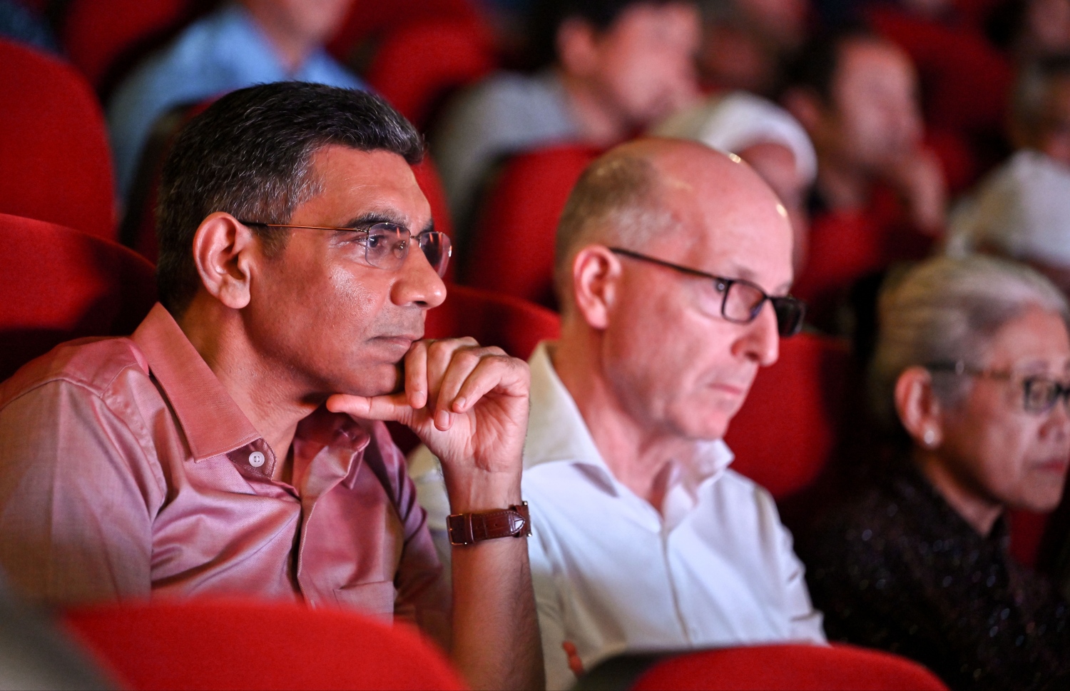 ޗައިނާގެ އާ އަހަރު ފާހަަގަކުރުމަށް އޮލިމްޕަހުގައި ބޭއްވި ހަފުލާގައި އިންޑިއާ އިން ރާއްޖެ އަށް ކަނޑައަޅާފައިވާ ސަފީރު މުނޫ މަހާވަރު ބައިވެރިވެވަޑައިގަންނަވަނީ.--- ފޮޓޯ: ފަޔާޒު މޫސާ | މިހާރު