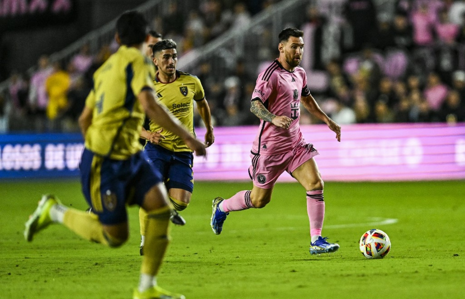 މިއަދު ކުޅުނު މެޗުގައި މެސީ.-- ފޮޓޯ: އޭއެފްޕީ