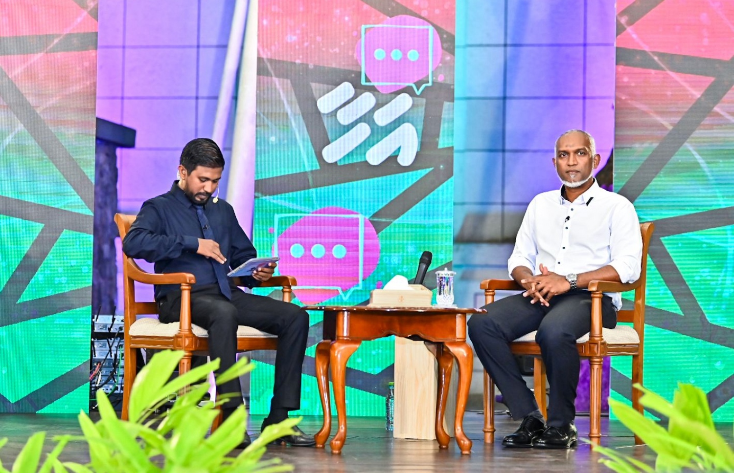 "އަހާ" ފޯރަމްގެ ތެރެއިން: ފްލެޓް ލިސްޓް ރިވިއު ކުރާނީ އިތުބާރު ކުރެވޭ ފަދަ ބޭފުޅުން ކަމަށް ވިދާޅުވި - ފޮޓޯ: ފަޔާޒު މޫސާ / މިހާރު