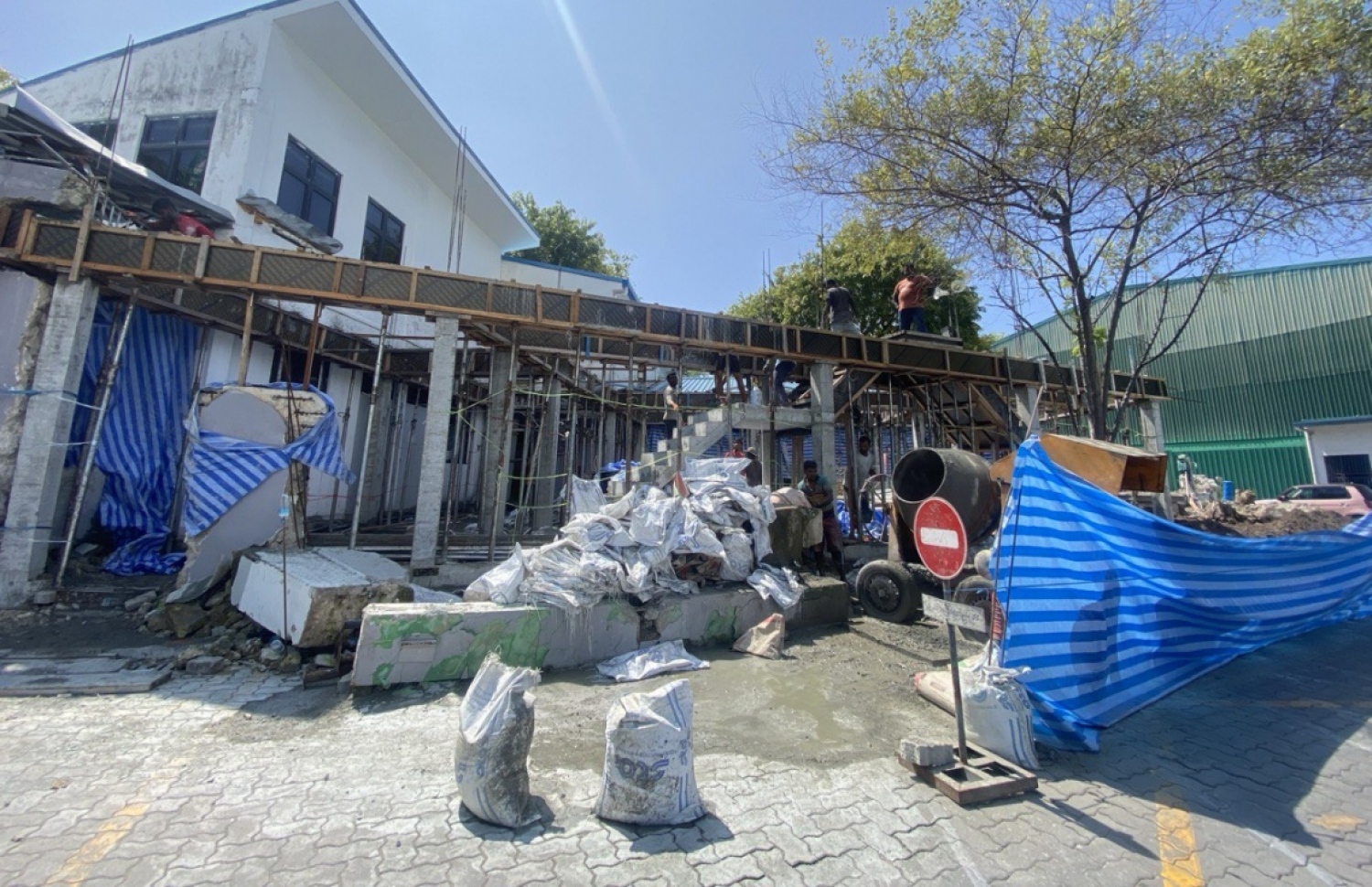 އާ ސަހަރާ މަރާމާތުކުރުމުގެ މަސައްކަތް ކުރަނީ: މޭޔަރު ވިދާޅުވަނީ ރޯދައިގެ ކުރިން އެ މަސައްކަތް ނިމޭނެ ކަމަށް.