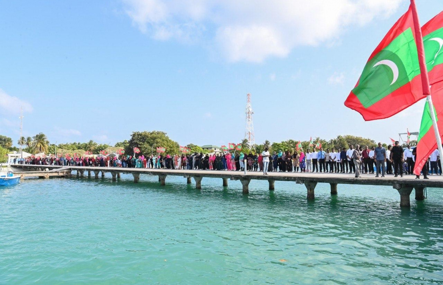 ރައީސް ޑރ. މުހައްމަދު މުއިއްޒަށް ހއ. ބާރަށުން މަރުހަބާ ކިޔުން.-- ފޮޓޯ: ރައީސް އޮފީސް