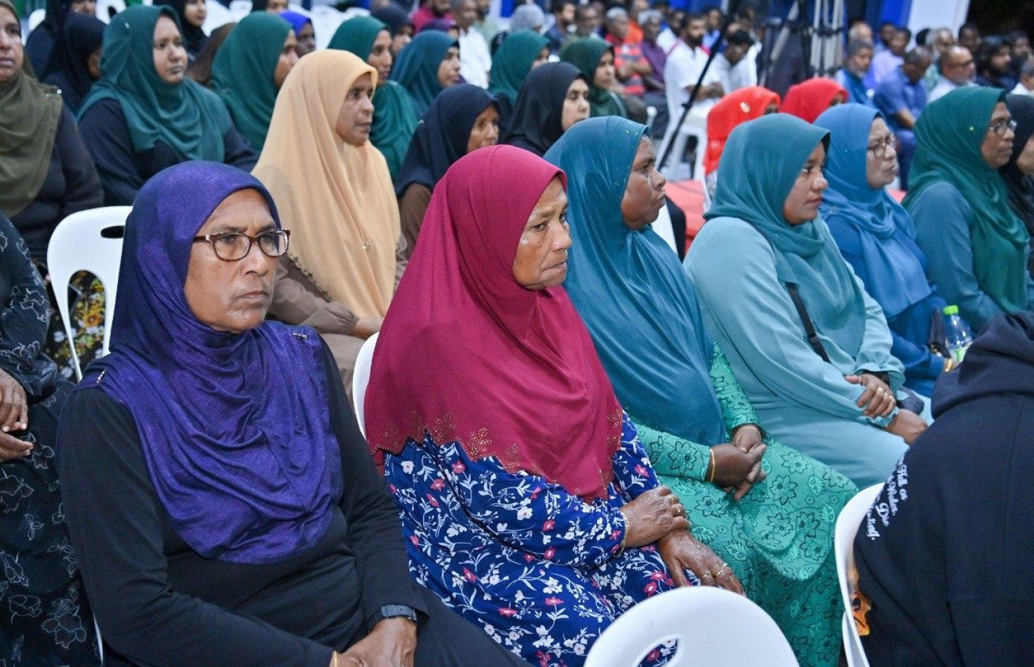 ރައީސް ޑރ. މުހައްމަދު މުއިއްޒު، ހދ. ކުޅުދުއްފުށީގެ ރައްޔިތުންނާ ބައްދަލުކުރެއްވުމަށް ބޭއްވި ޖަލްސާ.-- ފޮޓޯ: ރައީސް އޮފީސް