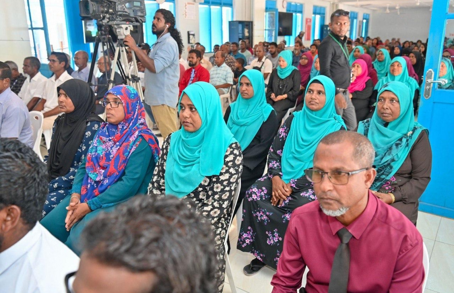 ރައީސް ޑރ. މުހައްމަދު މުއިއްޒު ށ. ކަނޑިތީމުގެ ރައްޔިތުންނާ ބައްދަލުކުރެއްވުން.-- ފޮޓޯ: ރައީސް އޮފީސް