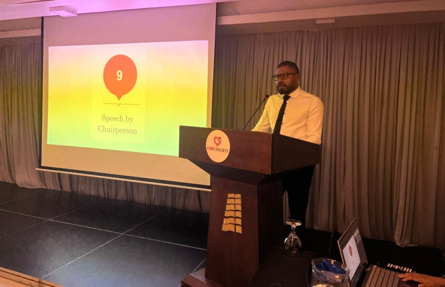 އެ ޖަމިއްޔާއަށް 25 ވަނަ އާންމު ޖަލްސާގައި އަދުހަމް ވާހަކަ ދައްކަވަނީ.--