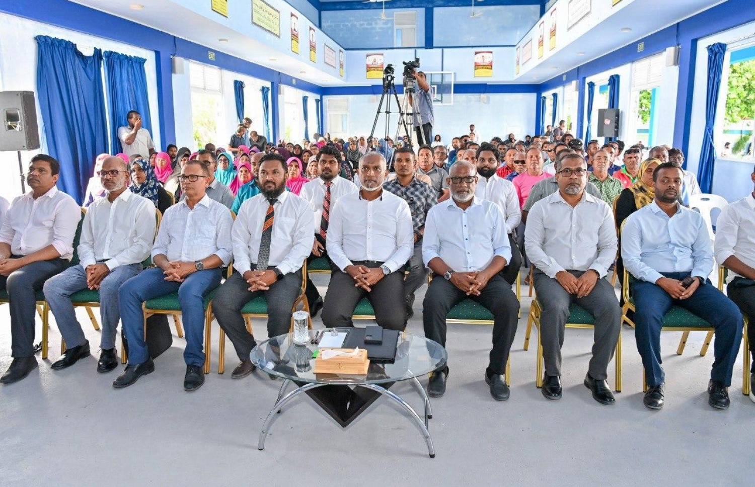 ދިއްގަރުގައި ބޭއްވި ޖަލްސާގައި: މެންބަރުންގެ ދަތްދޮޅި ދުއްވާލާ ވާހަކަ އަނެއްކާވެސް އާދަމް ޝަރީފް ވަނީ ދައްކަވާފައި