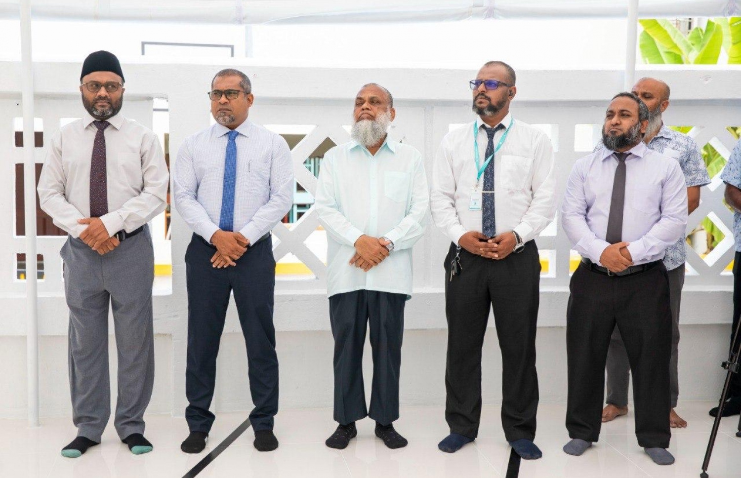 އައިޖީއެމްއެޗުގެ މިސްކިތް އަލުން ހުޅުވުމަށް މިއަދު ބޭއްވި ރަސްމިއްޔާތުގައި އިސްލާމިކް މިނިސްޓަރު ޑރ. ޝަހީމާއި ހެލްތު މިނިސްޓަރު ހަލީލް އަދި ދަރުމަވަންތަ ހޮސްޕިޓަލްގެ ސީއީއޯ ހަލީމާއި އެހެން ބައެއް ވެރިން.