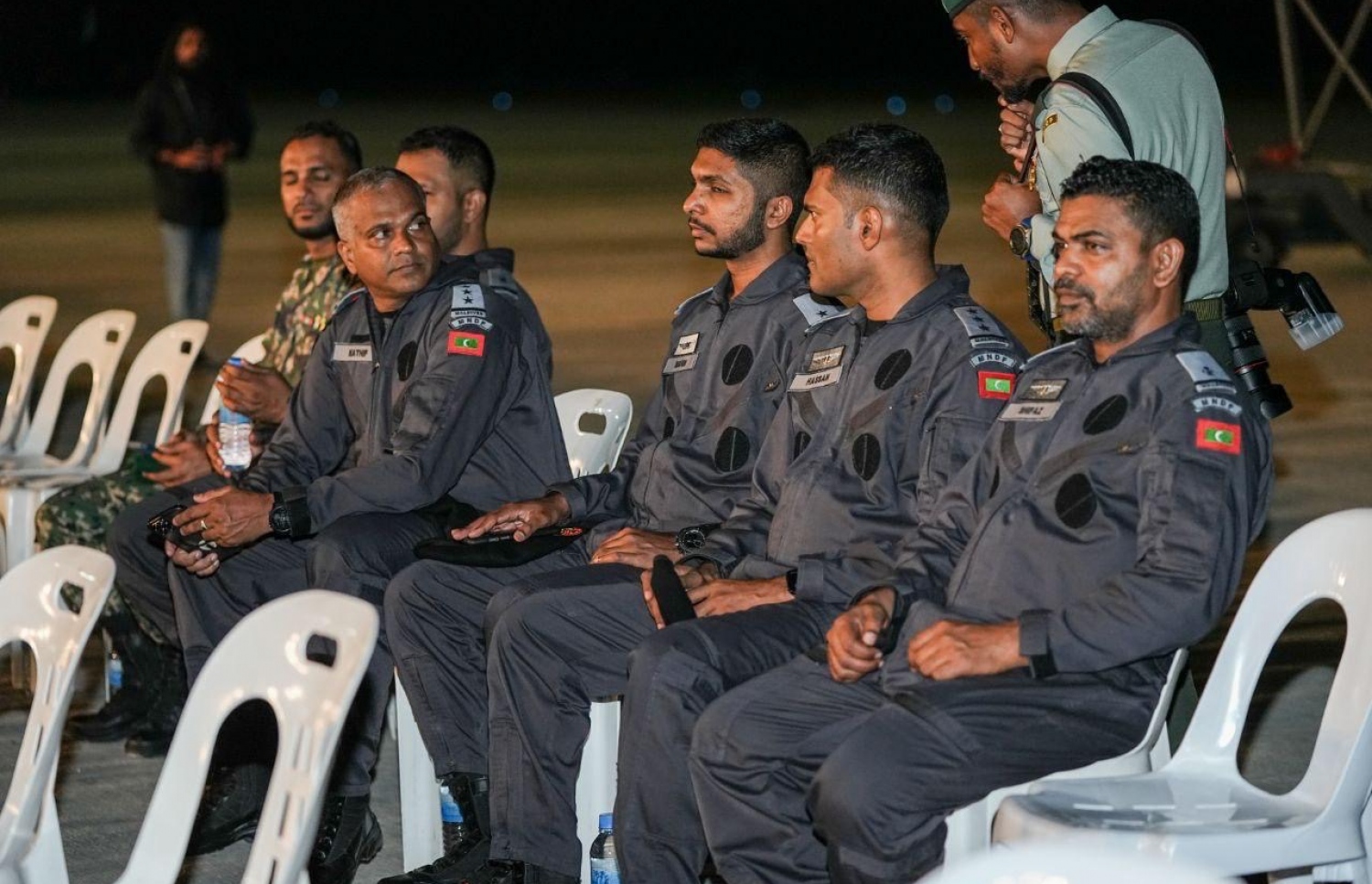 ރާއްޖޭގެ އަސްކަރީ ޑްރޯންތައް ދުއްވުމަށް ތަމްރީނުކޮށްފައިވާ ދިވެހި ސިފައިން.-- ފޮޓޯ: ރައީސް އޮފީސް