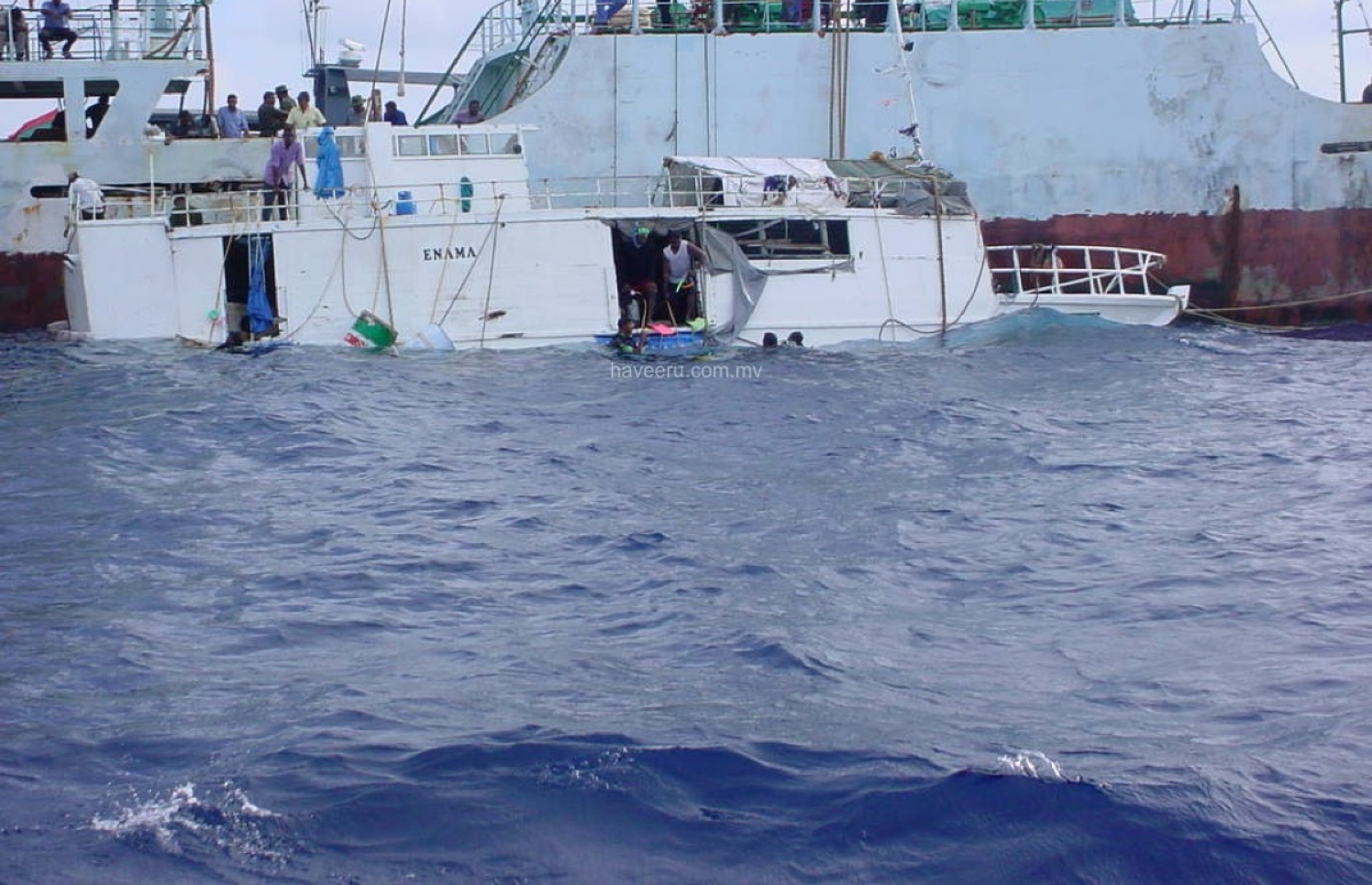 އެނަމާ ބޯޓު ނަގަނީ: ގޯސްތަކެއް ހެދި، އަދި ނަސީބު ވެސް ދެރަ -- ފޮޓޯ: ހަވީރު