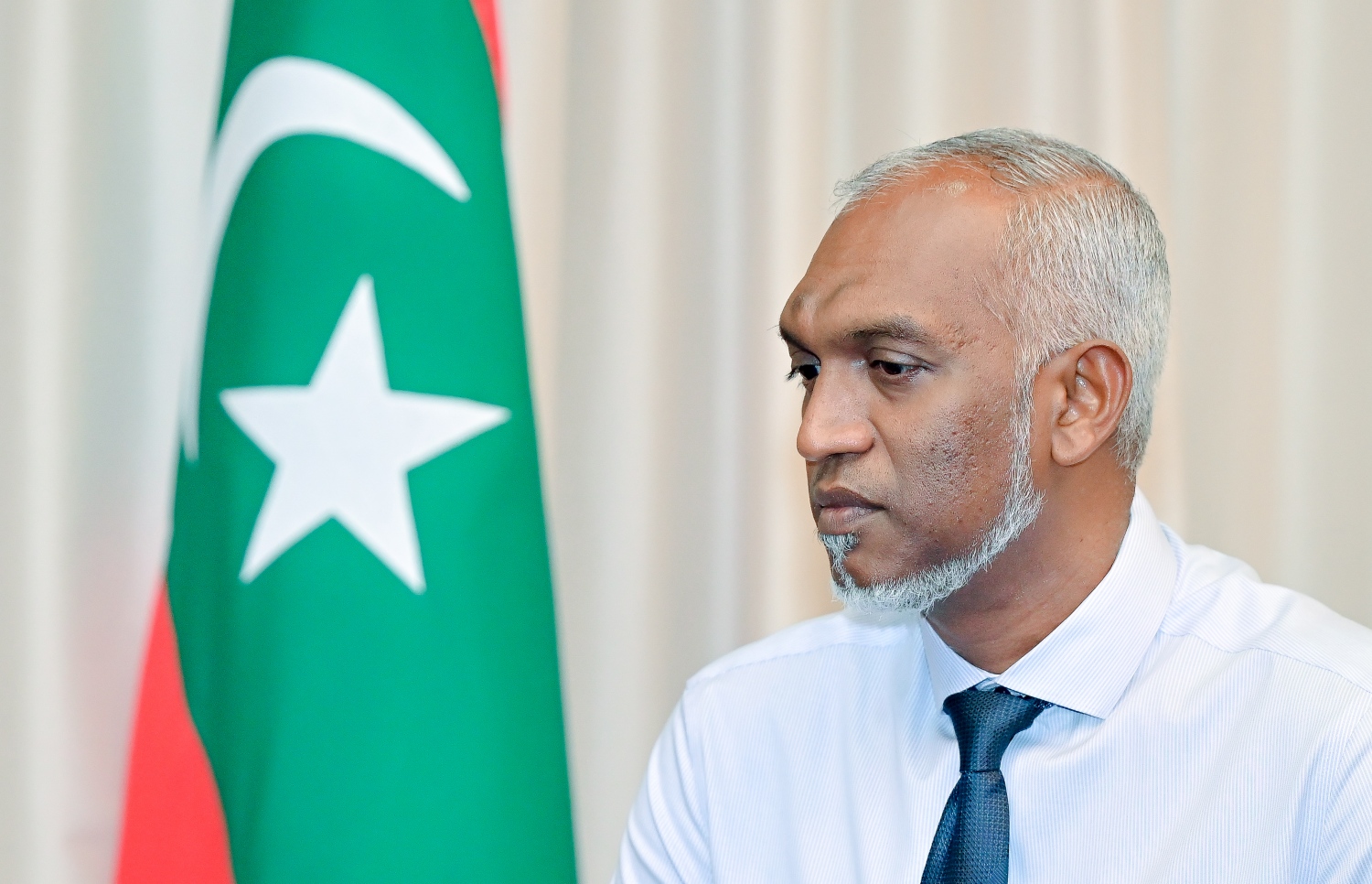 ރައީސް މުއިއްޒު އިއްޔެ "މިހާރު" އަށް އިންޓަވިއު ދެއްވަނީ.---ފޮޓޯ: ނިޝާން އަލީ| މިހާރު