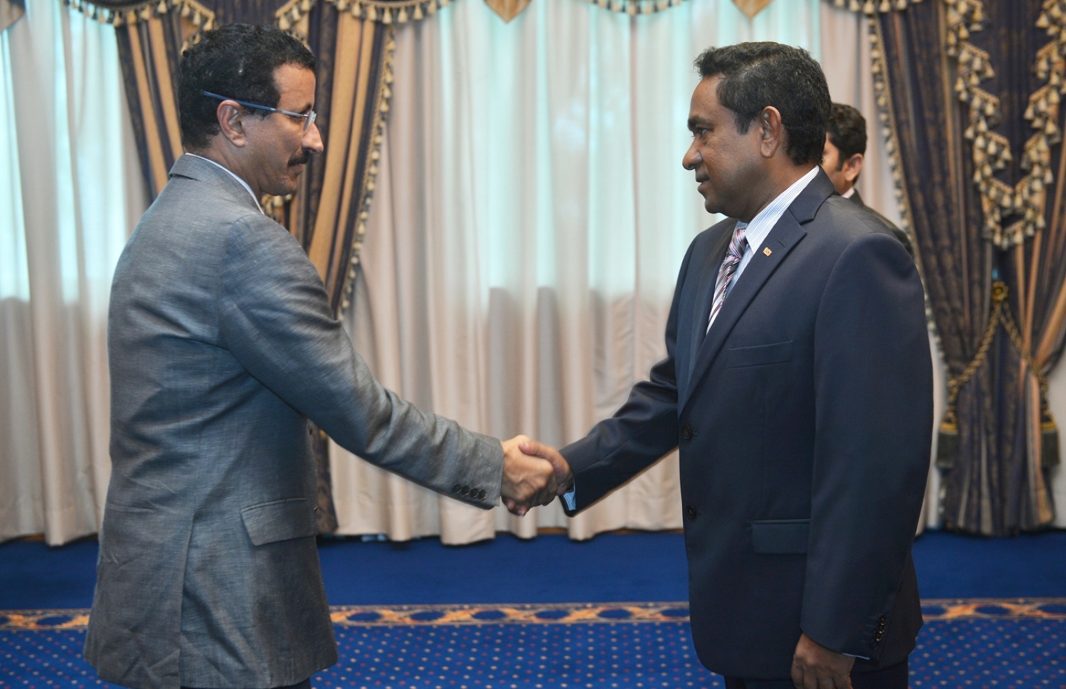 ދުބާއީ ޕޯޓްސް ވޯލްޑުގެ ޗެއާމަން ޔާމީންގެ އަރިހަށް، އެމަނިކުފާނުގެ ވެރިކަމުގައި ކުރެއްވި ޒިޔާތެއްގެ ތެރެއިން: އެ ކުންފުނިން ރާއްޖޭގެ ޕޯޓް ހޯދަން ހުށަހެޅުމުން އޭރު އެކަމަށް އެއްބަސްވެފައިނުވާނެ ކަމަށް ޔާމީން ރޭ ވިދާޅުވި