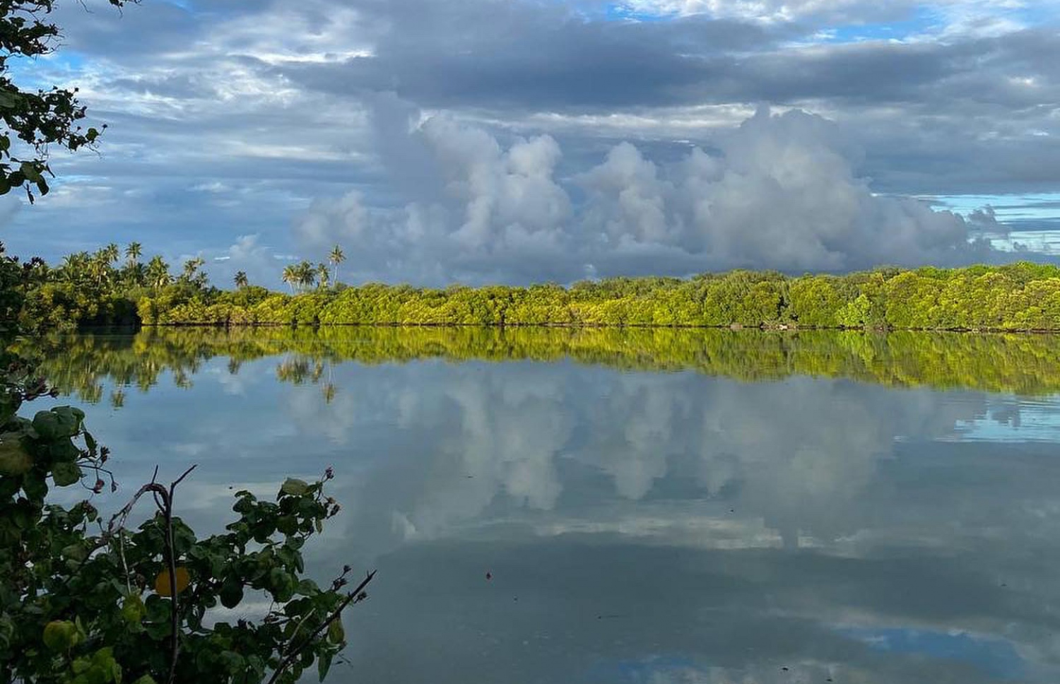 ދަށްފަޅު: މިއީ ގުދުރަތީ ރީތި ޓޫރިޒަމުން ނަފާ ހޯދެން އޮތް ފަޅެއް. -- ފޮޓޯ | އަބްދުﷲ އާދަމް