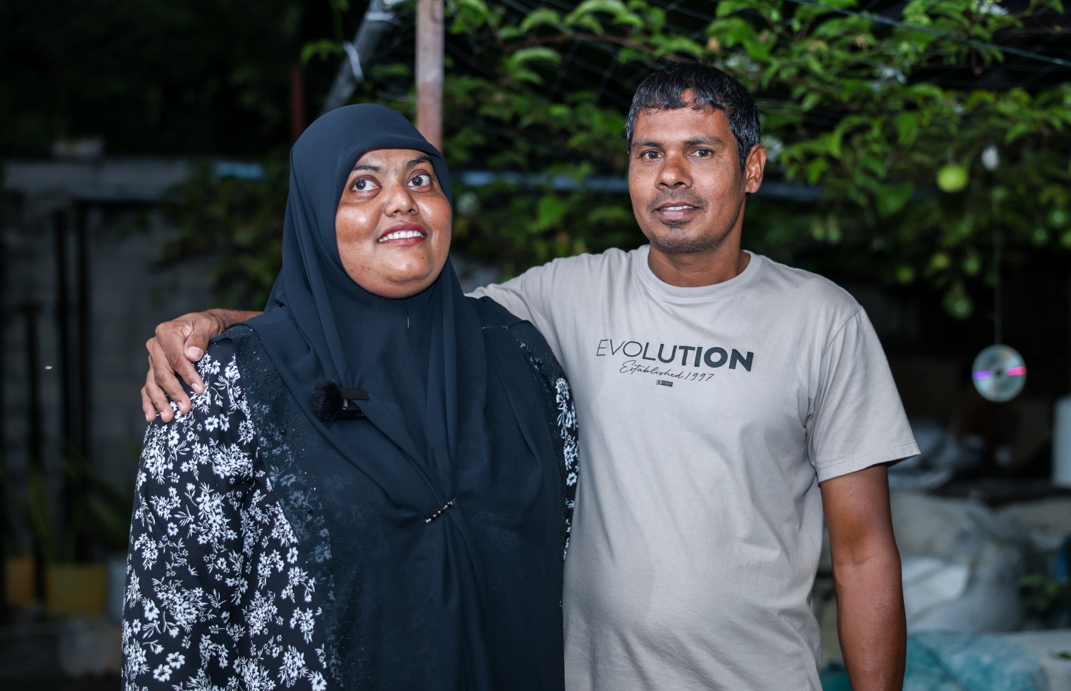 ހައްޖަ ފިރިމީހާއާ އެކު: އޭނާގެ އެއްބާރުލުން ވަރަށް ބޮޑަށް ލިބޭ. -- ފޮޓޯ: ފަޔާޒް މޫސާ | މިހާރު