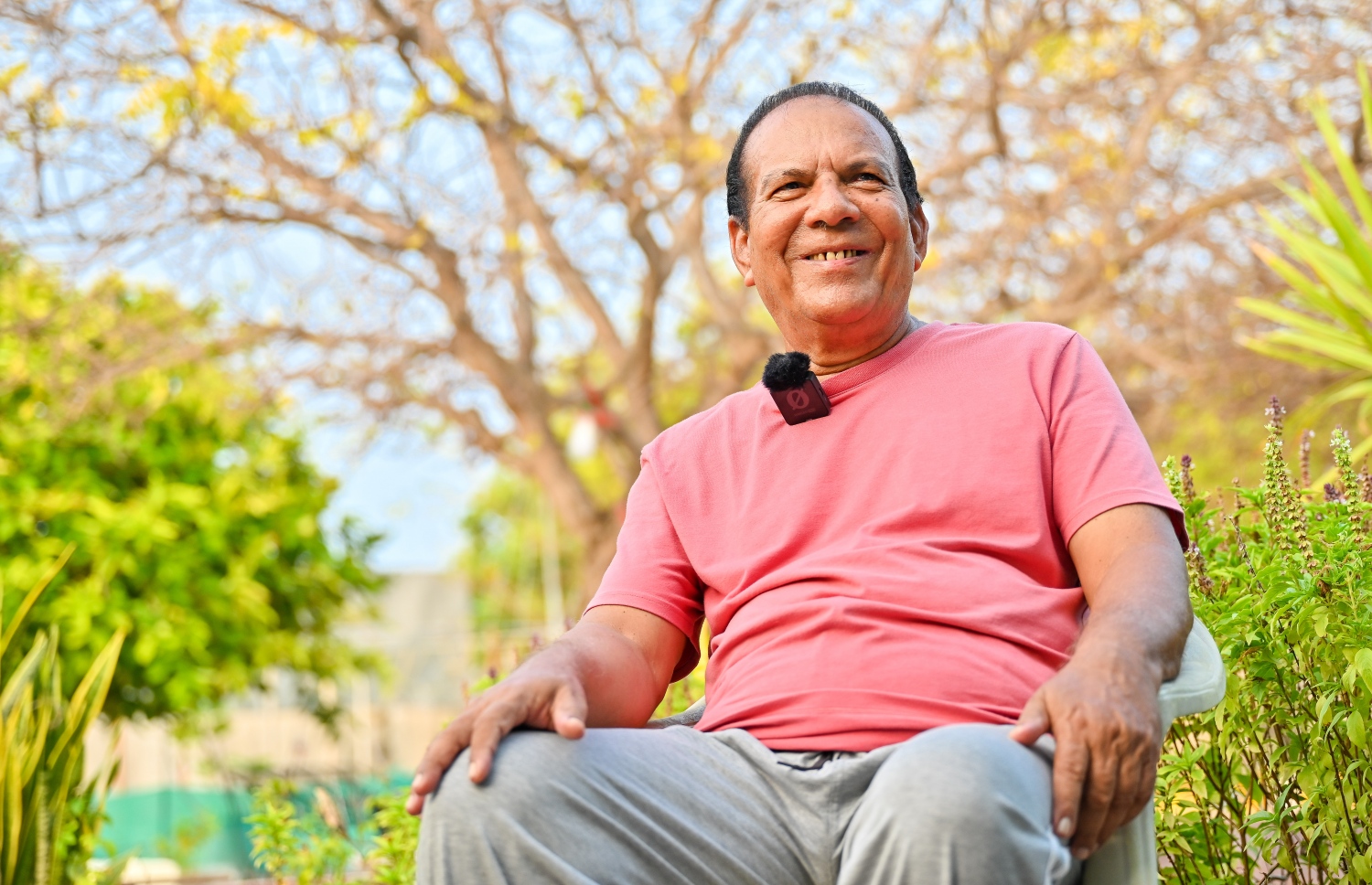 ށ. ނަލަންދޫ ކުއްޔަށް ނަންގަވާފައިވާ އަހްމަދު އިބްރާހިމް "މިހާރު" އަށް އިންޓަވިއު ދެއްވަނީ.-- ފޮޓޯ: ފަޔާޒް މޫސާ | މިހާރު