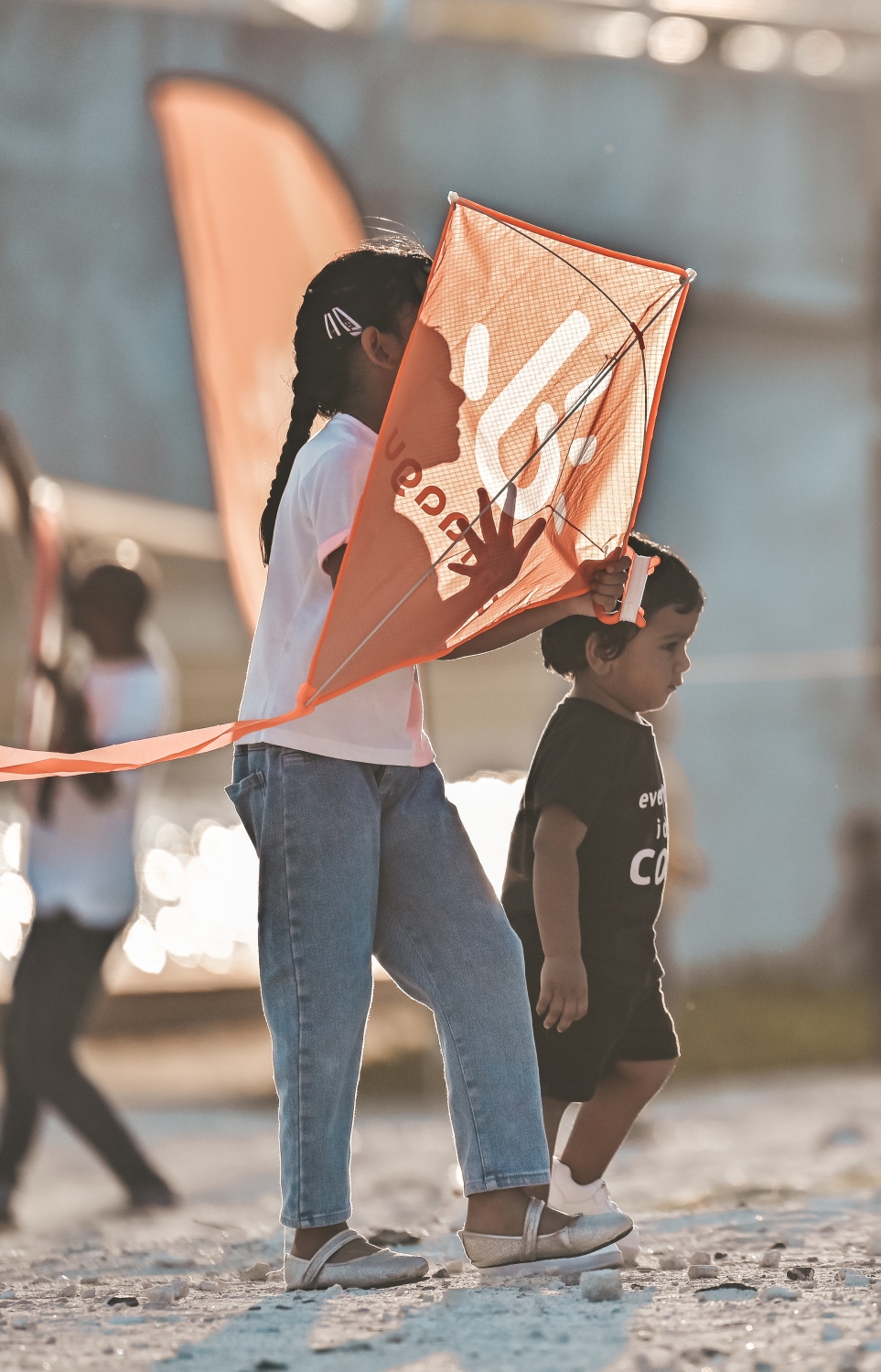 ހުޅުމާލެ 2ގައި ބޭއްވި ދިރާގު ގުޑި ފެސްޓްގައި ކުއްޖަކު ގުޑިއަރުވަނީ -- ފޮޓޯ: ފަޔާޒު މޫސާ | މިހާރު