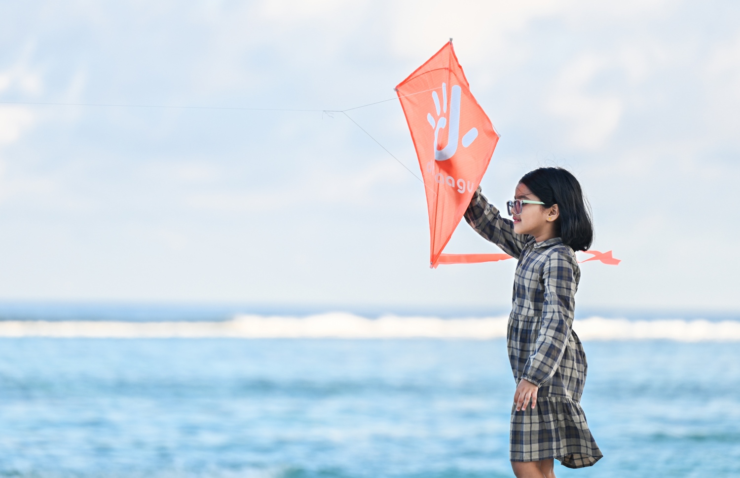 ކުޑަ ކުއްޖަކު ދިރާގު ގުޑި ފެސްޓްގައި ގުޑި އަރުވަން ތައްޔާރުވެގެން. -- ފޮޓޯ: ފަޔާޒު މޫސާ | މިހާރު