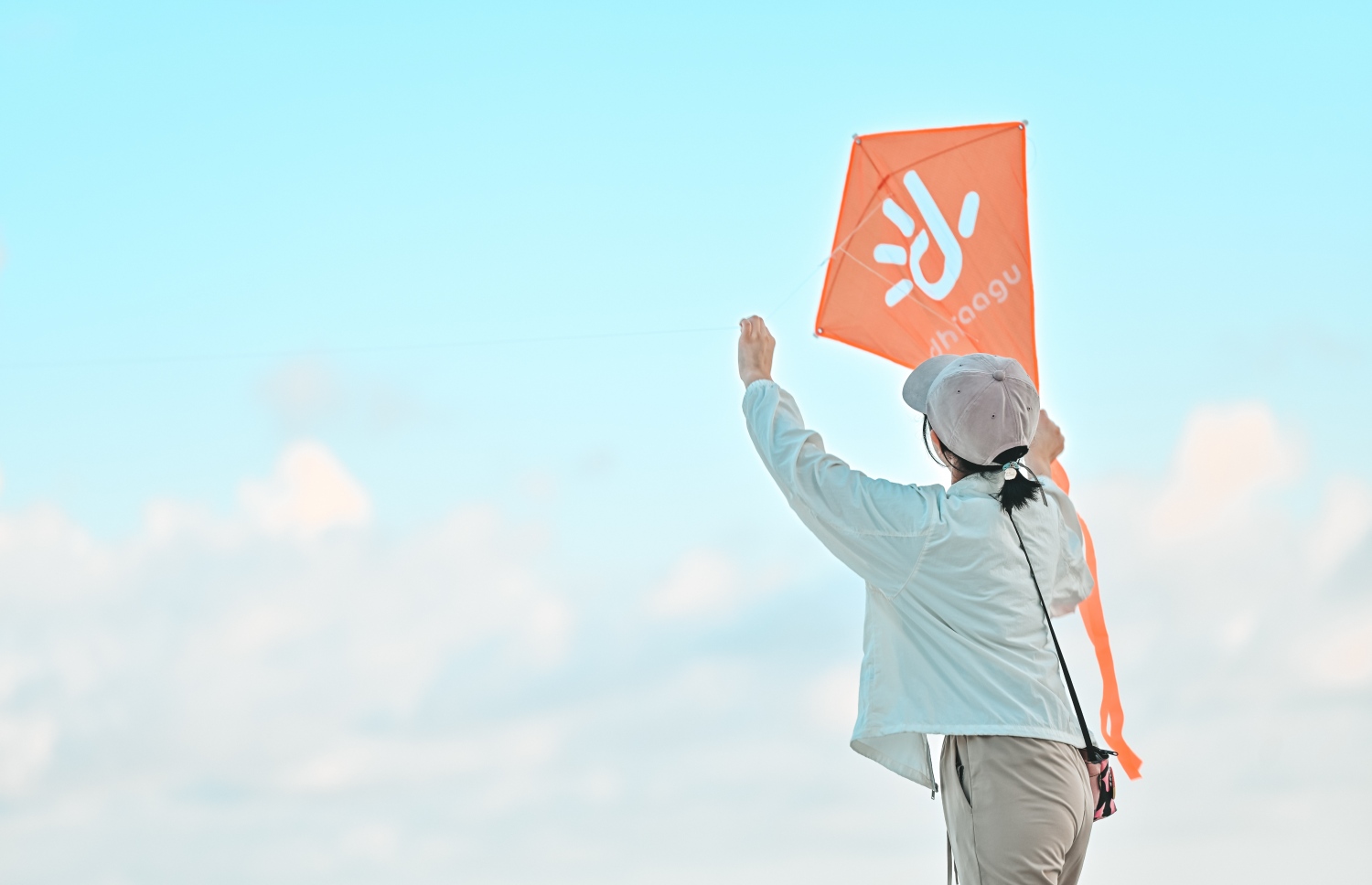 ޅުމާލެ ފޭސް 2ގެ އެންޓްރެންސްގައި އޮންނަ ދިރާގު ބީޗުގައި މީހަކު ގުޑިއަރުވަނީ -- ފޮޓޯ: ފަޔާޒު މޫސާ | މިހާރު