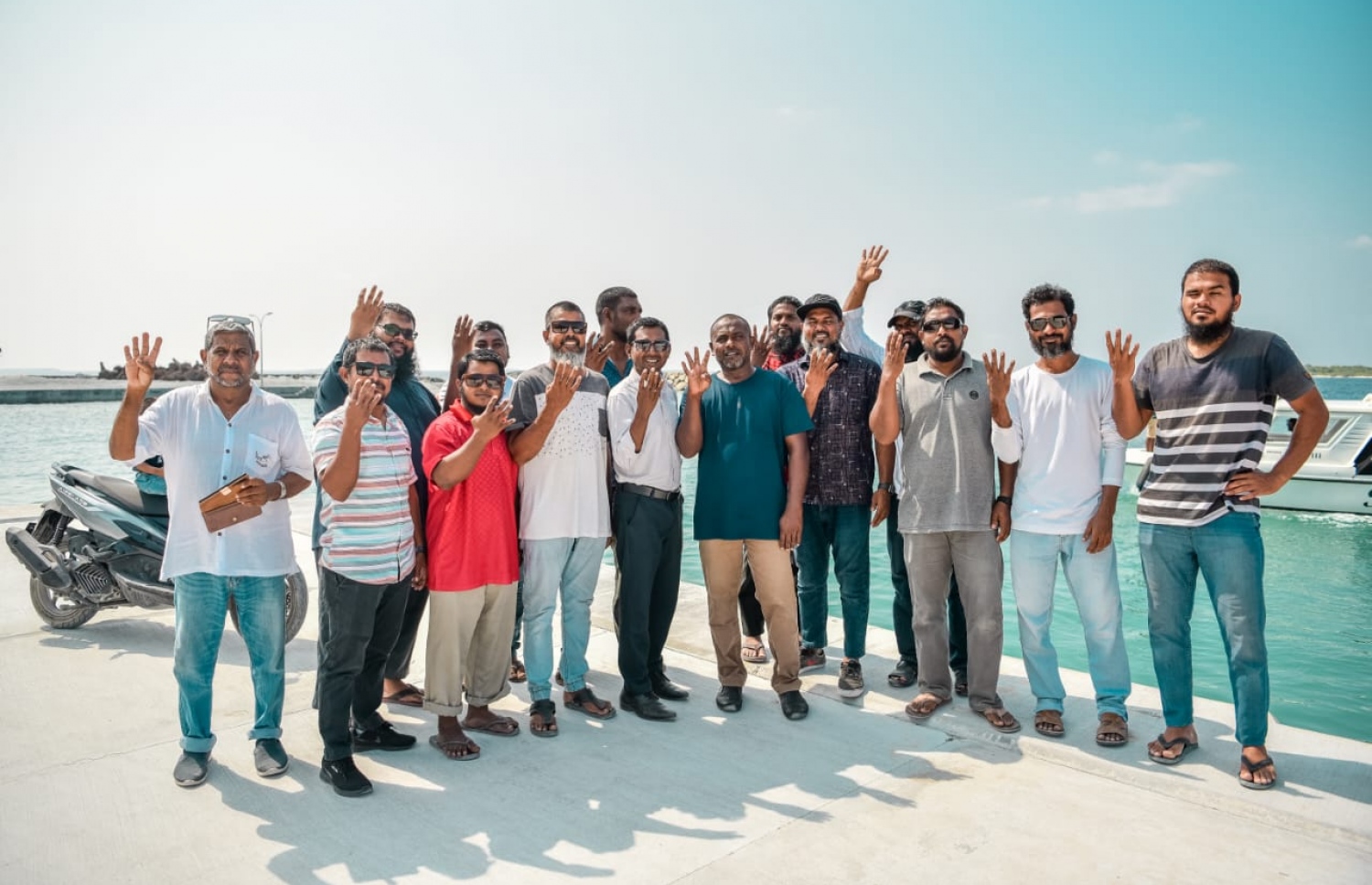 އިއްސެ، މަޖިލިސް އިންތިހާބުގެ ކެމްޕެއިންގައި.