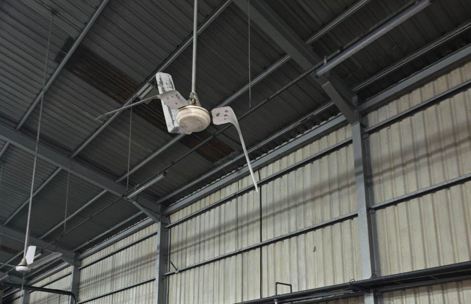 ފެލިވަރުގައި ހުރި ބޮއިލަރެއް ގޮވުމުން އެ ތަނުގައި ހުރި ފަންކަލަށް ގެއްލުންވެފައި.--