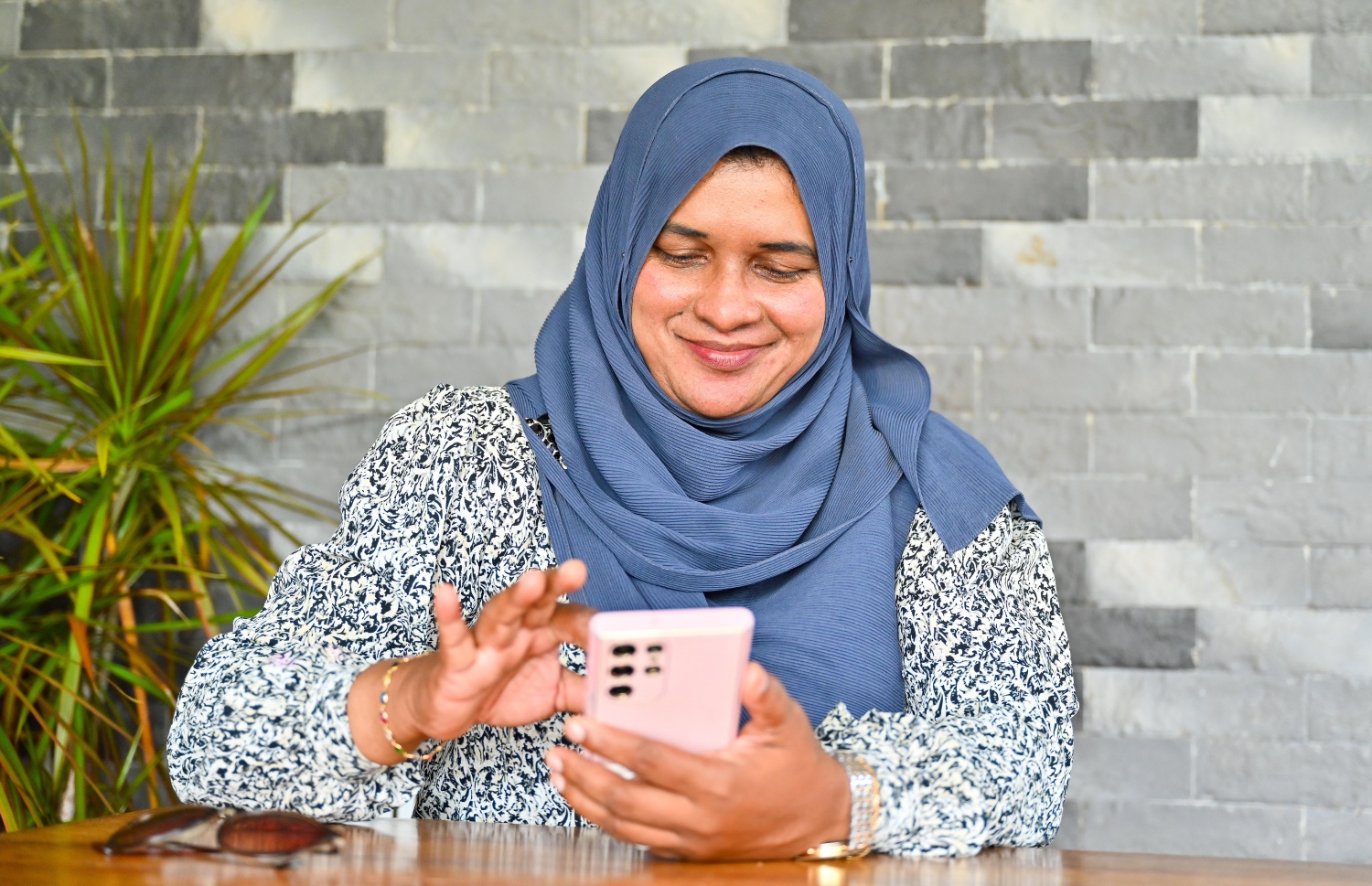 ޝަބާނާ: އަމިއްލަ އަށް ވިޔަފާރި ކުރިއަރުވައި މިހާރު އޭނާ އަކީ ސިޔާސީ ގޮތުން ވެސް މި އަތޮޅުގައި ފާހަގަކޮށްލެވޭ ނަމެއް.