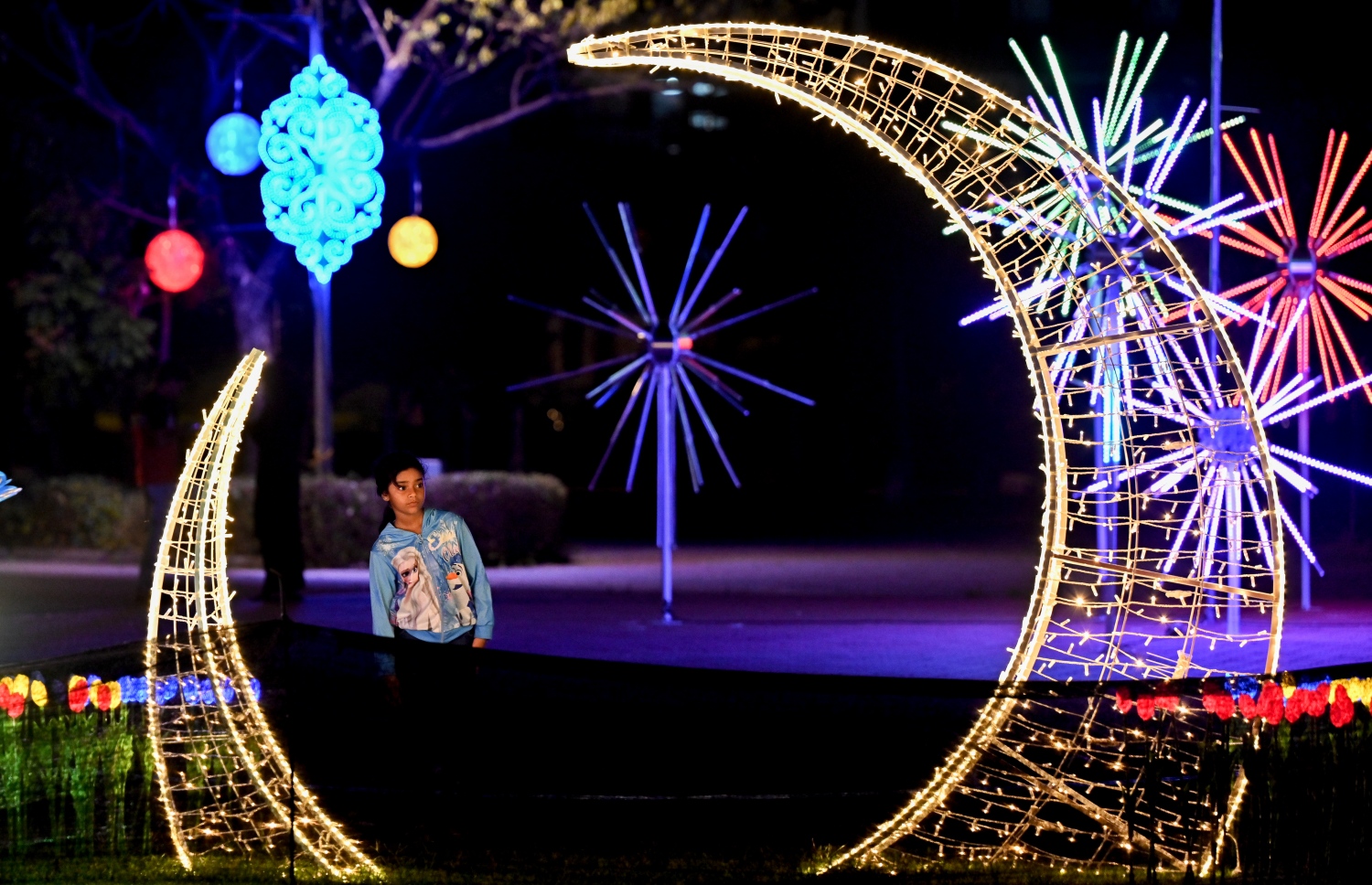 ފިތުރު އީދަށް އެކި ކުލަލައިގެ ބޮކިތަކުން ހުޅުމާލެ ސެންޓްރަލް ޕާކް ދިއްލާފައި.-- ފޮޓޯ: ނިޝާން އަލީ | މިހާރު