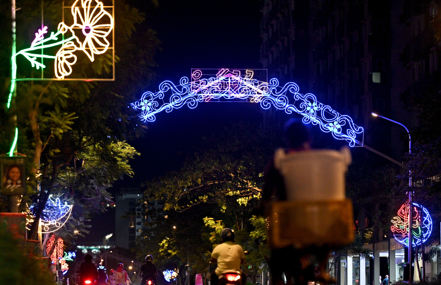 ފިތުރު އީދަށް ހުޅުމާލެ ސެންޓްރަލް ޕާކް ކައިރި ދިއްލާފައި.-- ފޮޓޯ: ނިޝާން އަލީ | މިހާރު